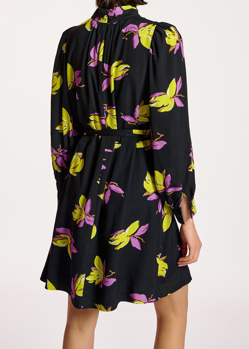 Zwarte mini-jurk met bloemenprint RE—SSENTIEL tweedehands photo 5