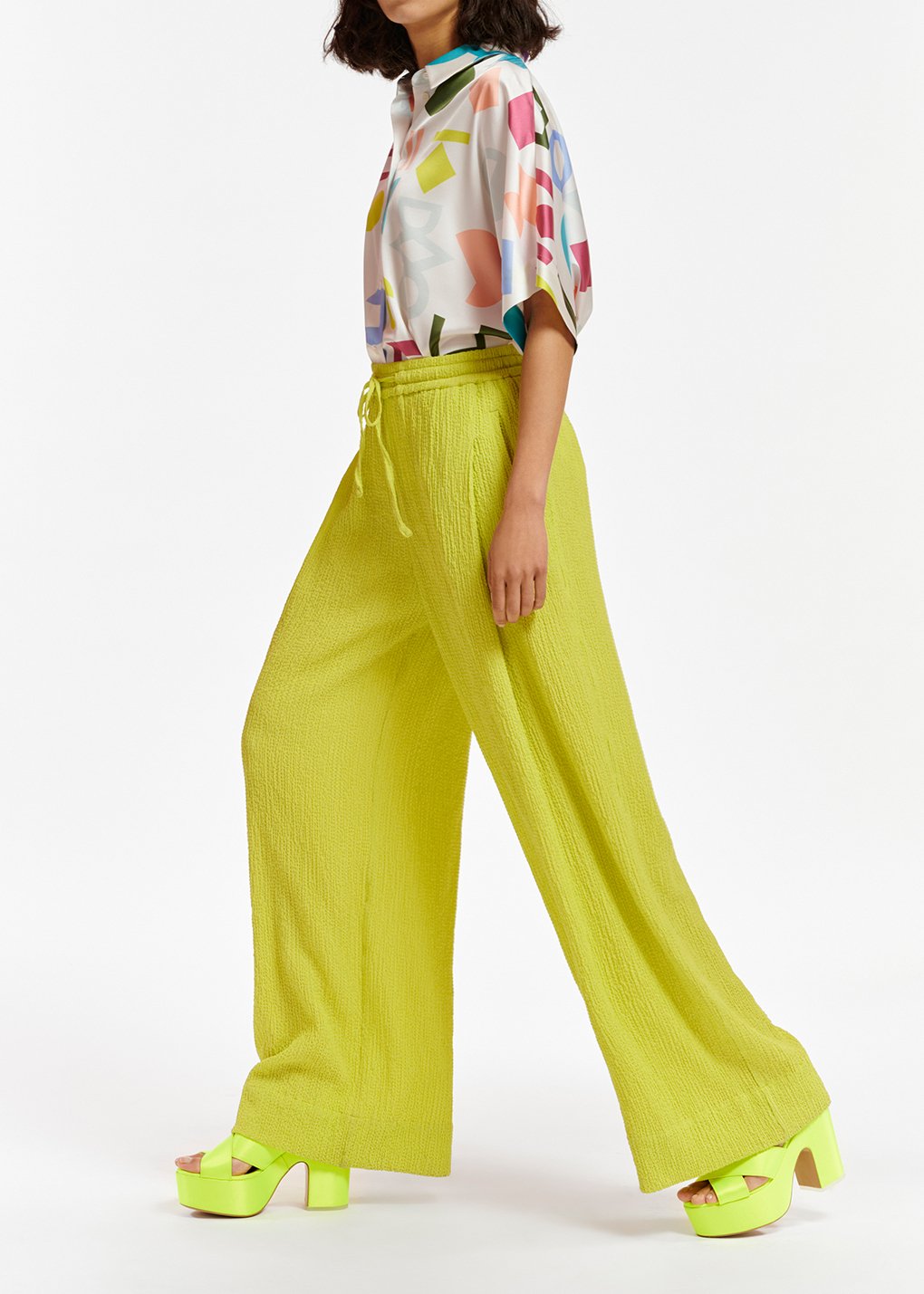 Pantalon large en cloqué vert citron RE—SSENTIEL seconde main photo 7