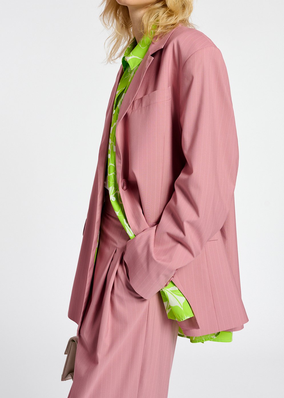Roze oversized blazer met krijtstreepjes RE—SSENTIEL tweedehands photo 7