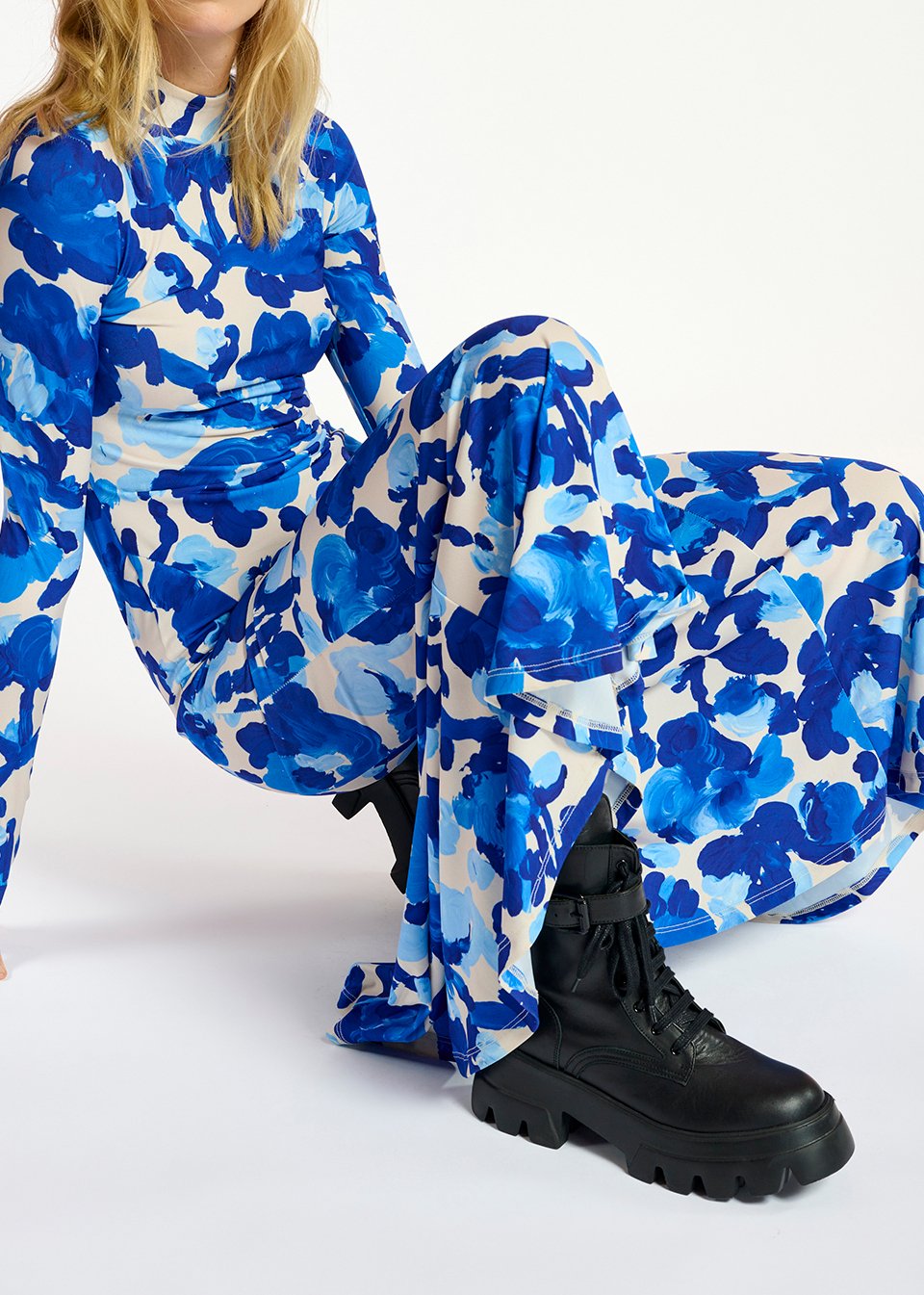 White and blue floral print stretch-jersey maxi dress RE—SSENTIEL second-hand photo 3
