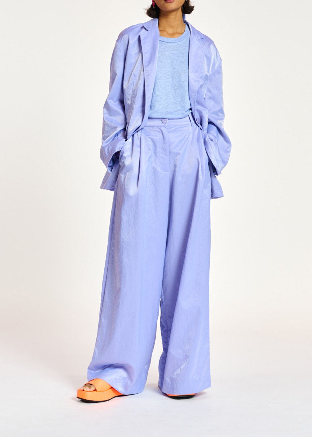 Blazer droit en satin bleu clair RE—SSENTIEL seconde main photo 4