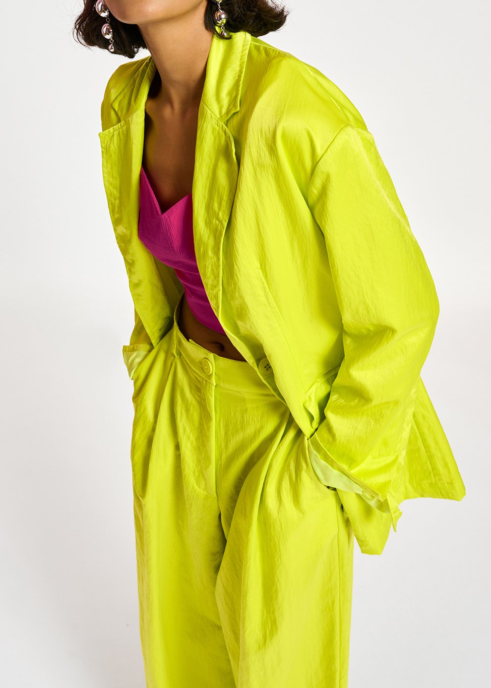 Blazer droit en satin vert citron RE—SSENTIEL seconde main photo 7