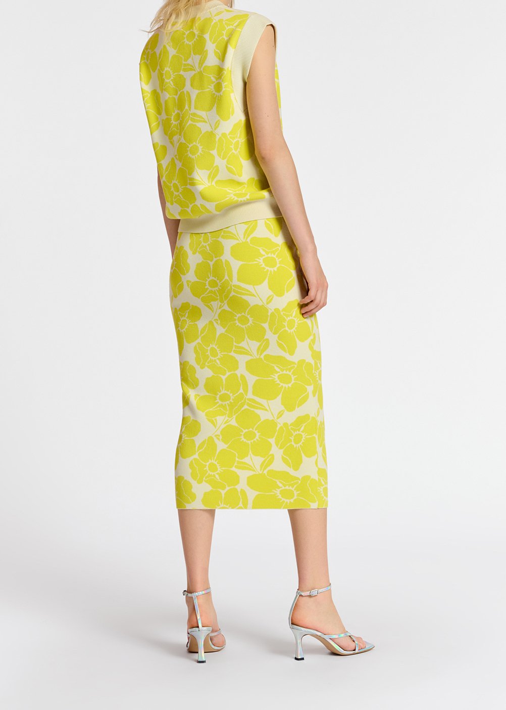 Jupe fourreau en tricot jacquard à  fleurs blanc cassé et jaune RE—SSENTIEL seconde main photo 6