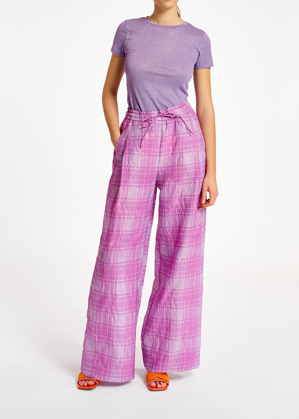 Wijde broek met lila en paars ruitjesmotief RE—SSENTIEL tweedehands photo 3