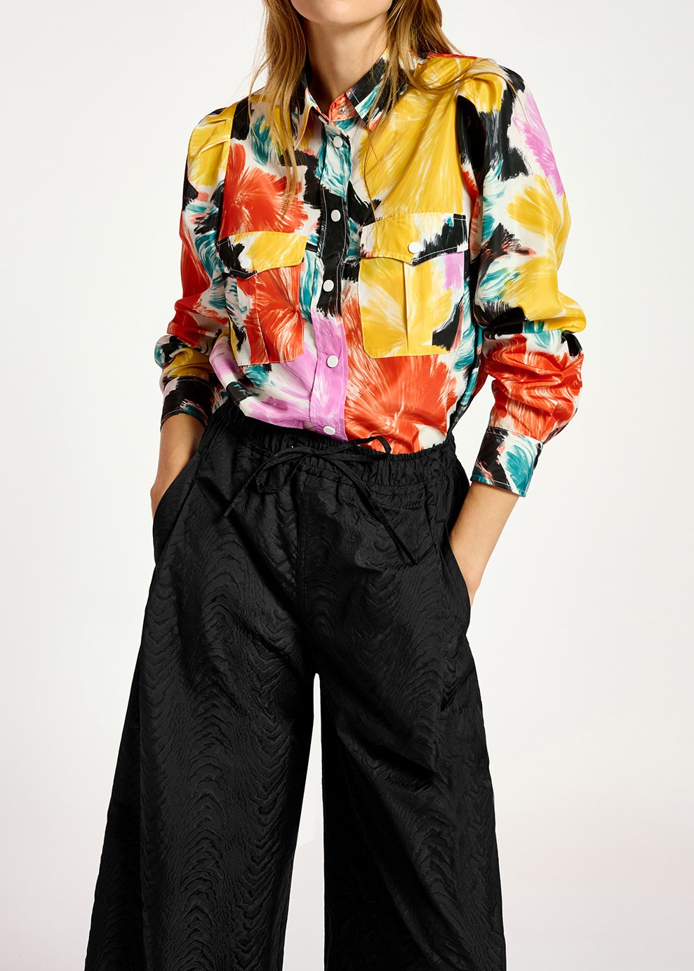 Chemise à  imprimé fleuri noir, orange et jaune RE—SSENTIEL seconde main photo 3