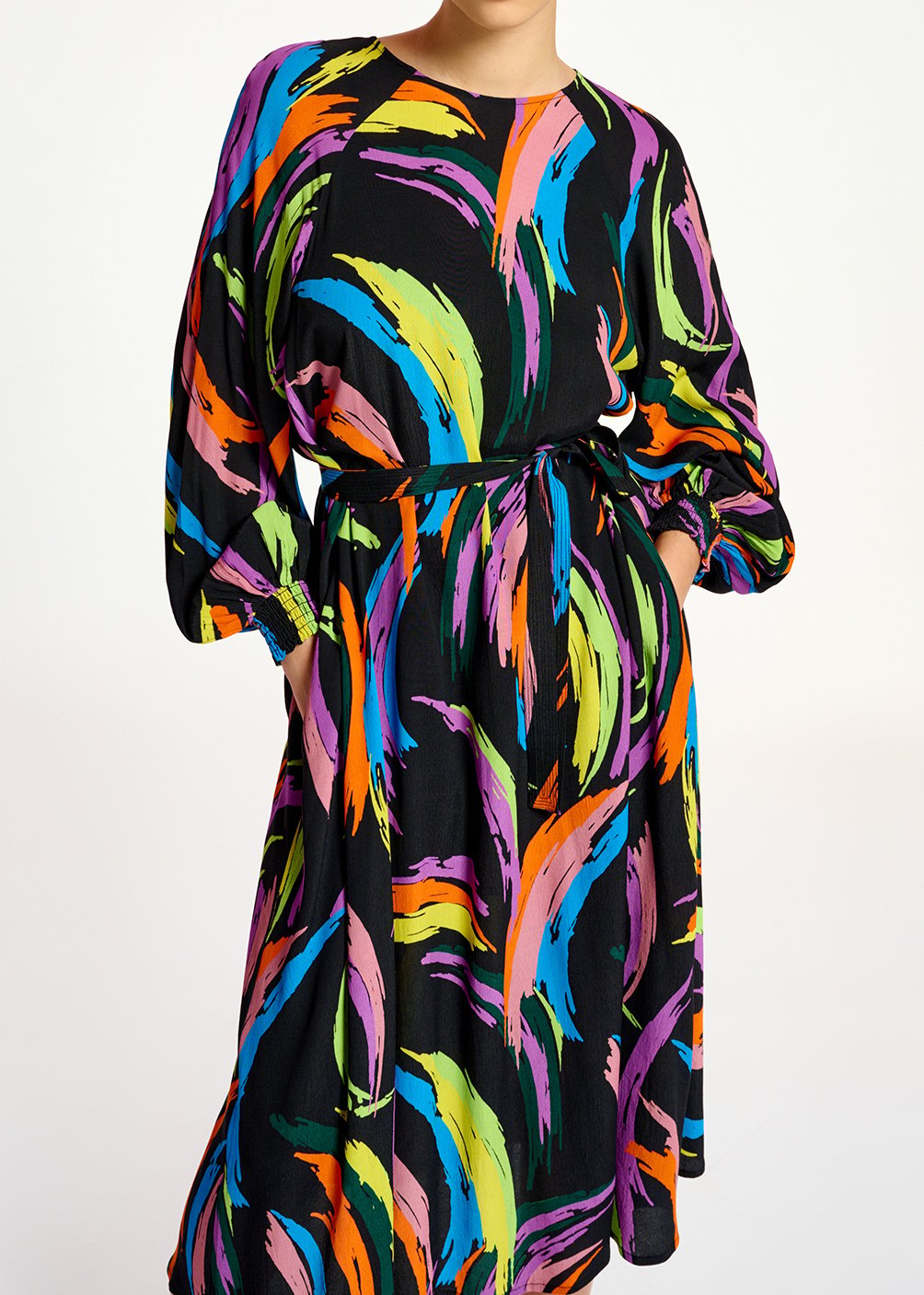 Robe midi à  imprimé abstrait multicolore RE—SSENTIEL seconde main photo 4