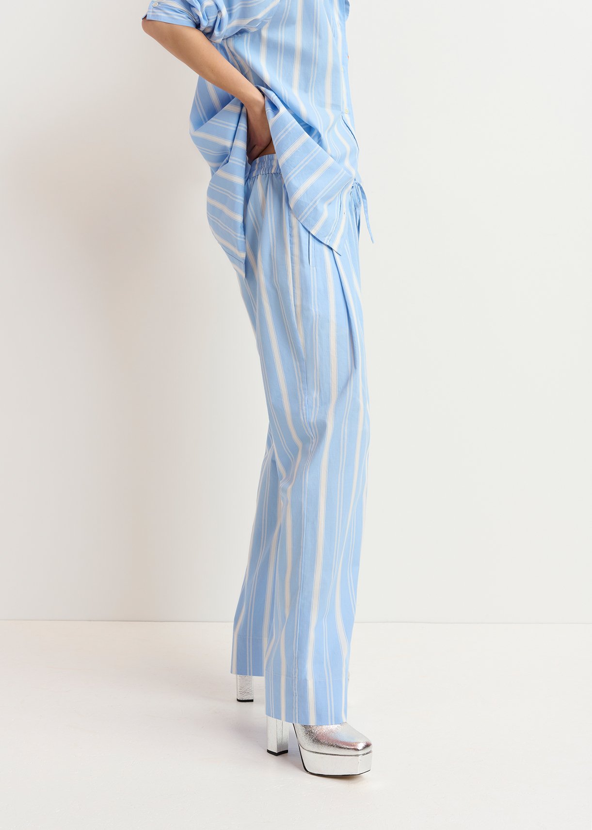 Blue and white striped cotton pants RE—SSENTIEL second-hand photo 5
