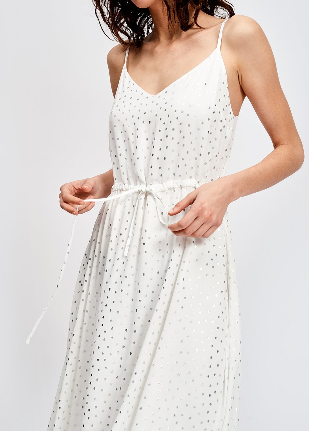Gebroken witte midi-jurk met zilveren stippen RE—SSENTIEL tweedehands photo 3