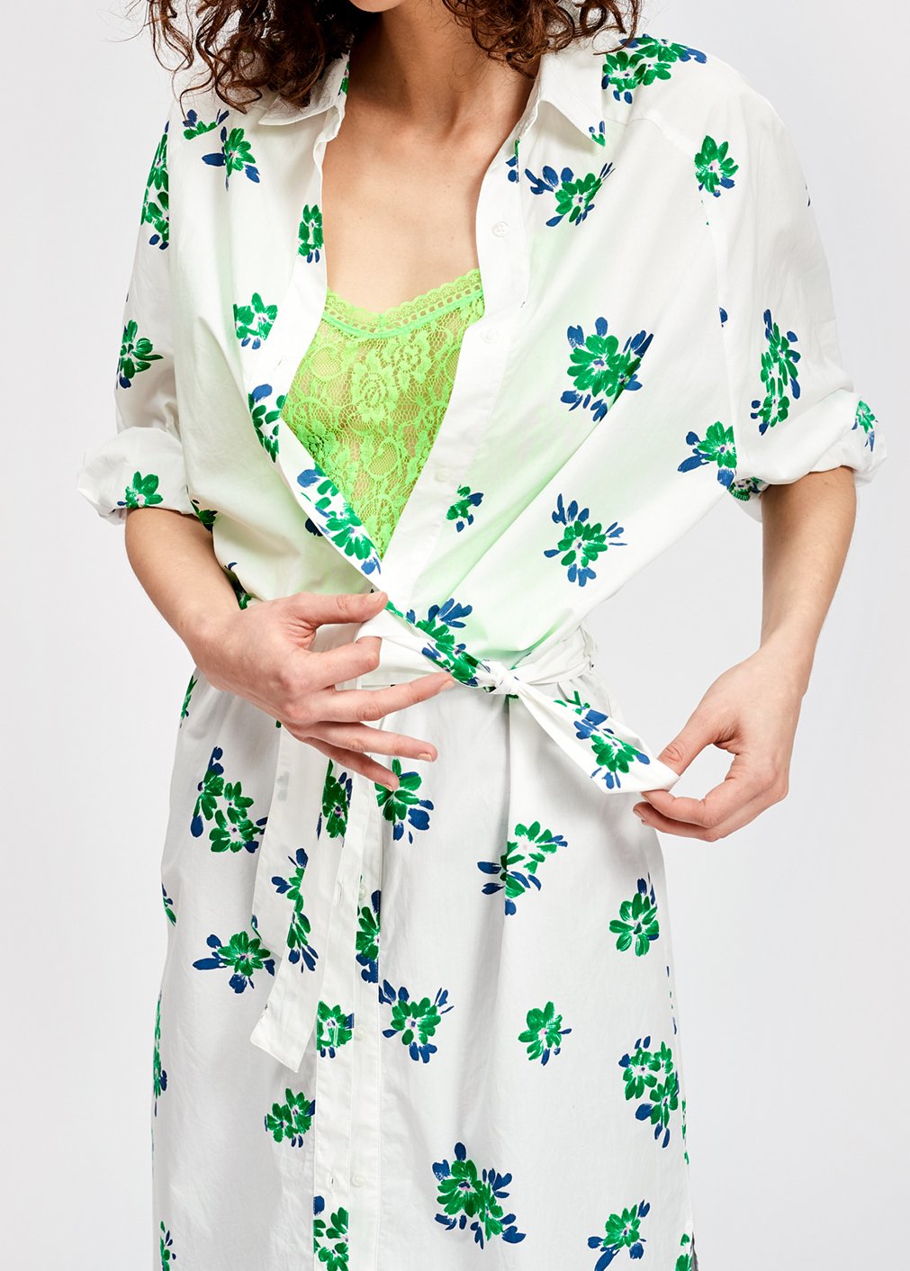Witte hemdjurk met blauw en groene bloemenprint RE—SSENTIEL tweedehands photo 3