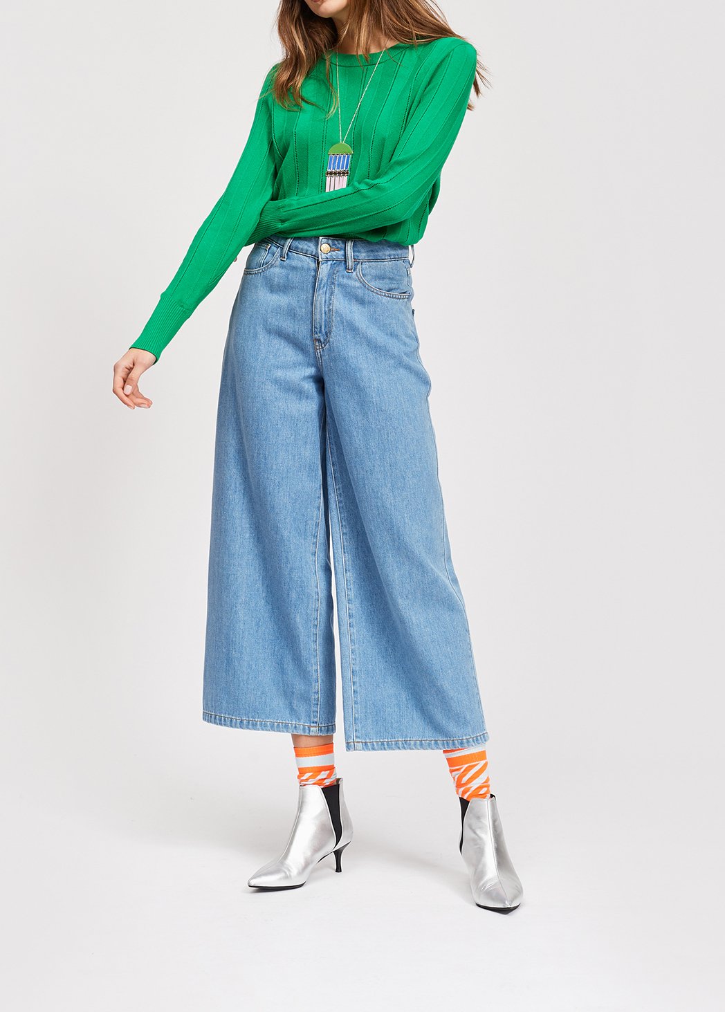 Lichtblauwe jeans met wijde 7/8ste pijpen RE—SSENTIEL tweedehands photo 7