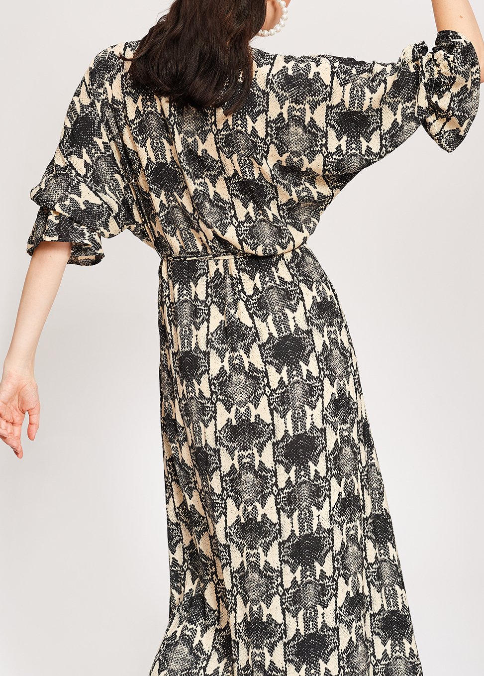 Robe midi ceinturée écrue à  imprimé serpent RE—SSENTIEL seconde main photo 6