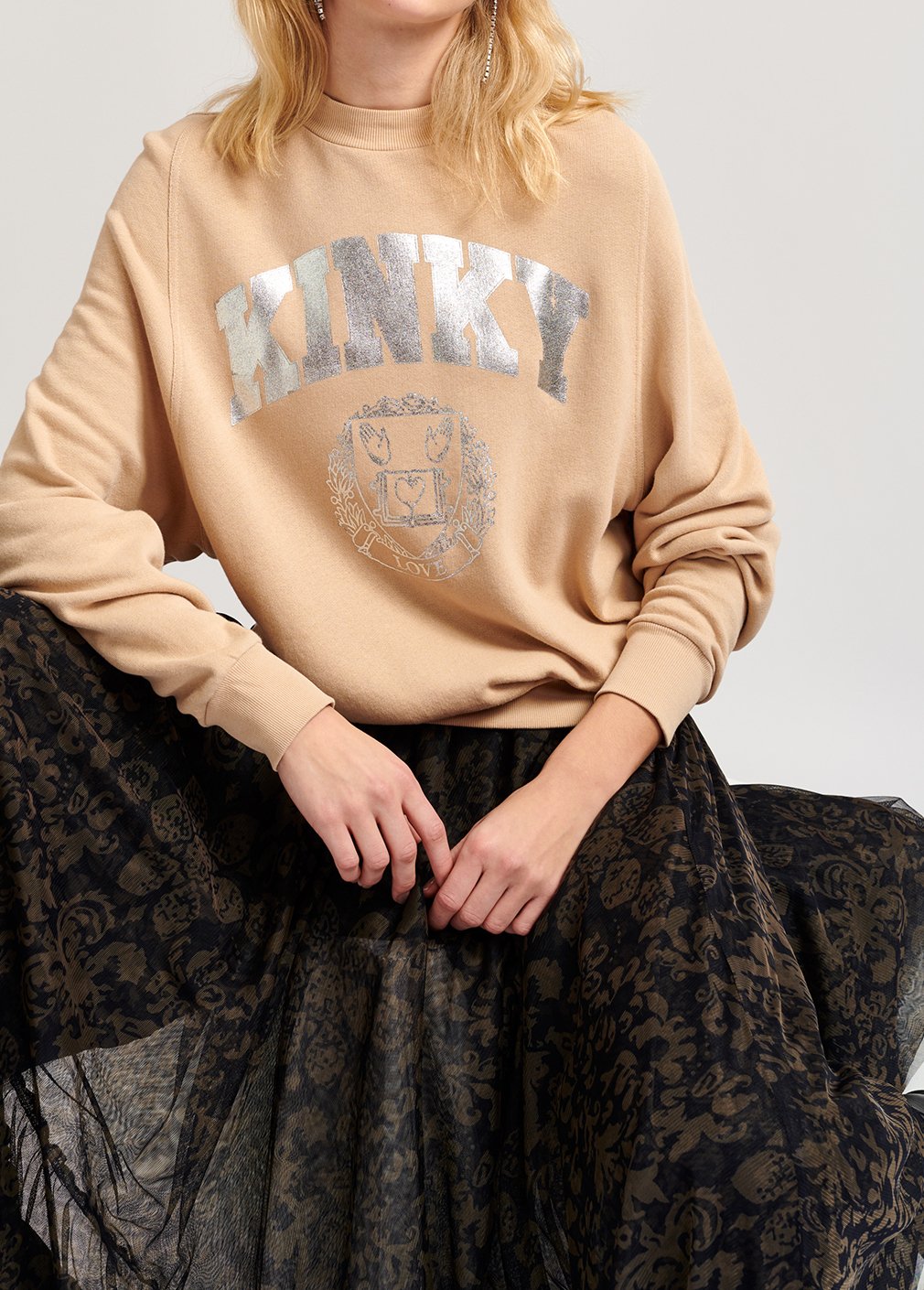 Beige cotton-jersey sweatshirt with metallic varsity print RE—SSENTIEL second-hand photo 4
