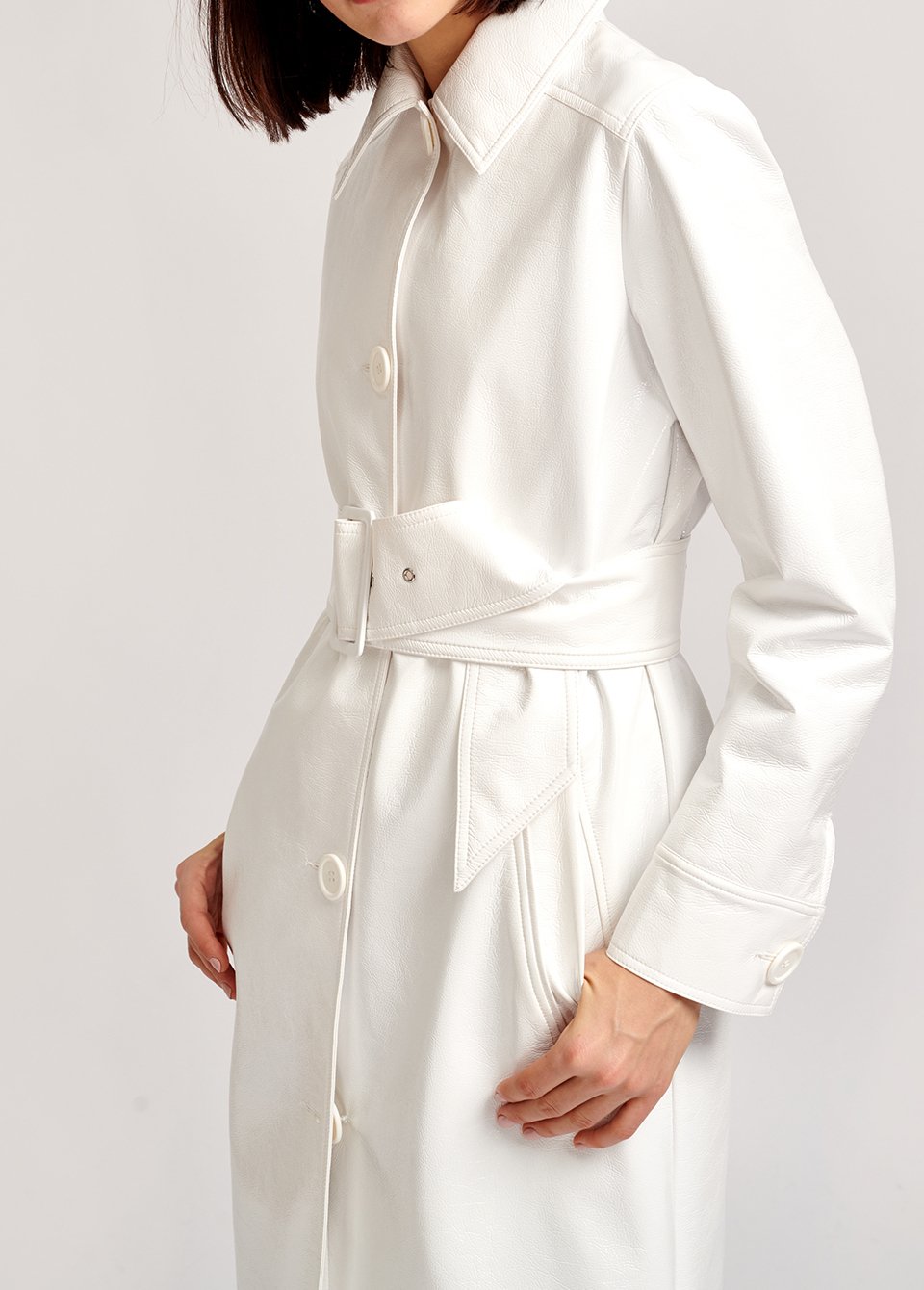 Imperméable en simili cuir verni blanc cassé RE—SSENTIEL seconde main photo 6