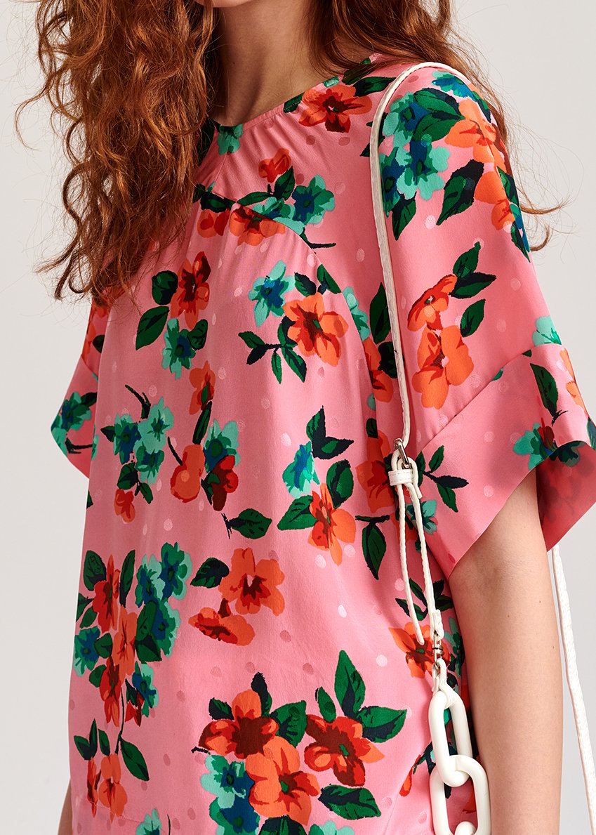 Roze zijden top met bloemen en stippen RE—SSENTIEL tweedehands photo 3