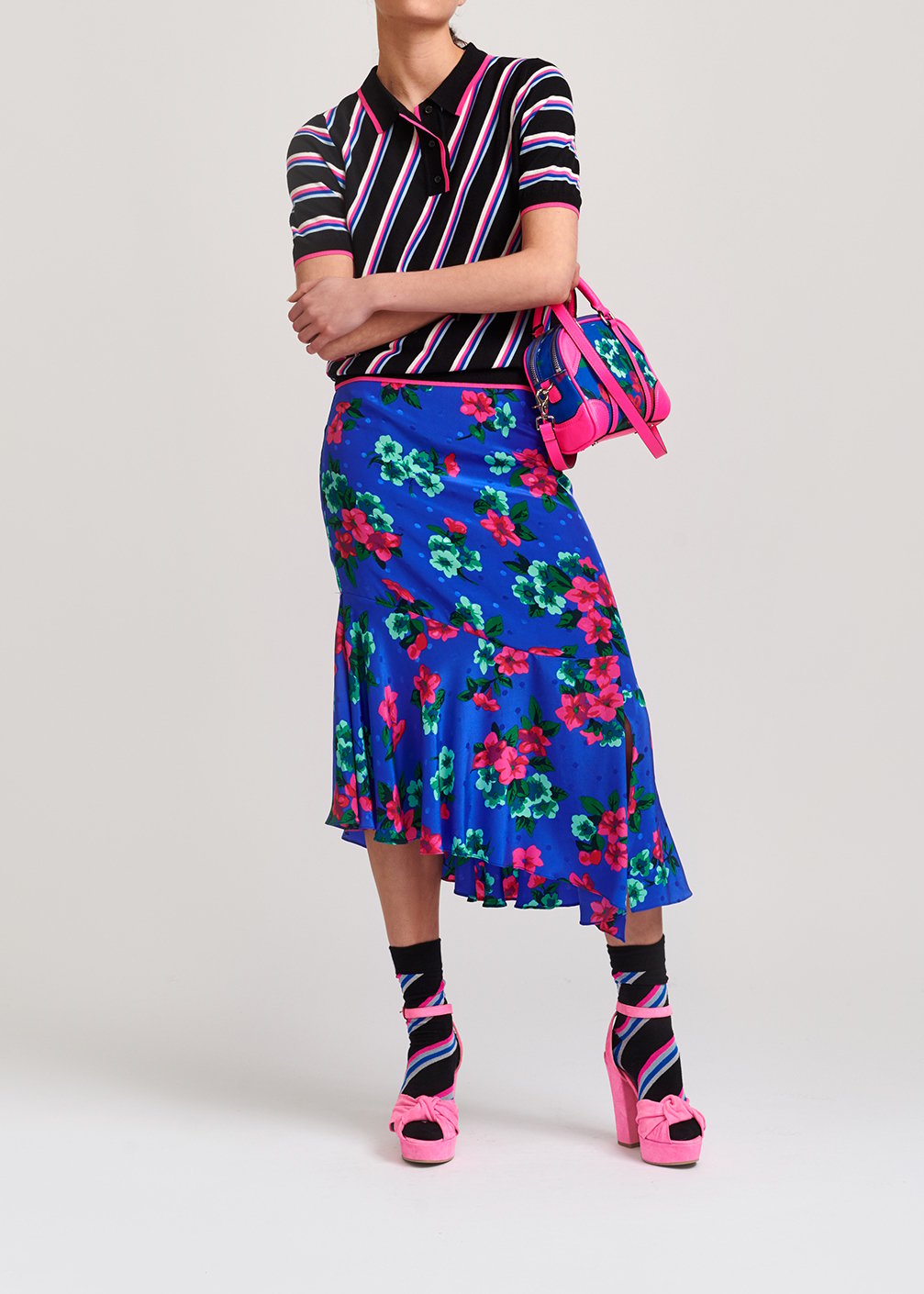 Blauwe zijden midirok met bloemen en stippen RE—SSENTIEL tweedehands photo 4