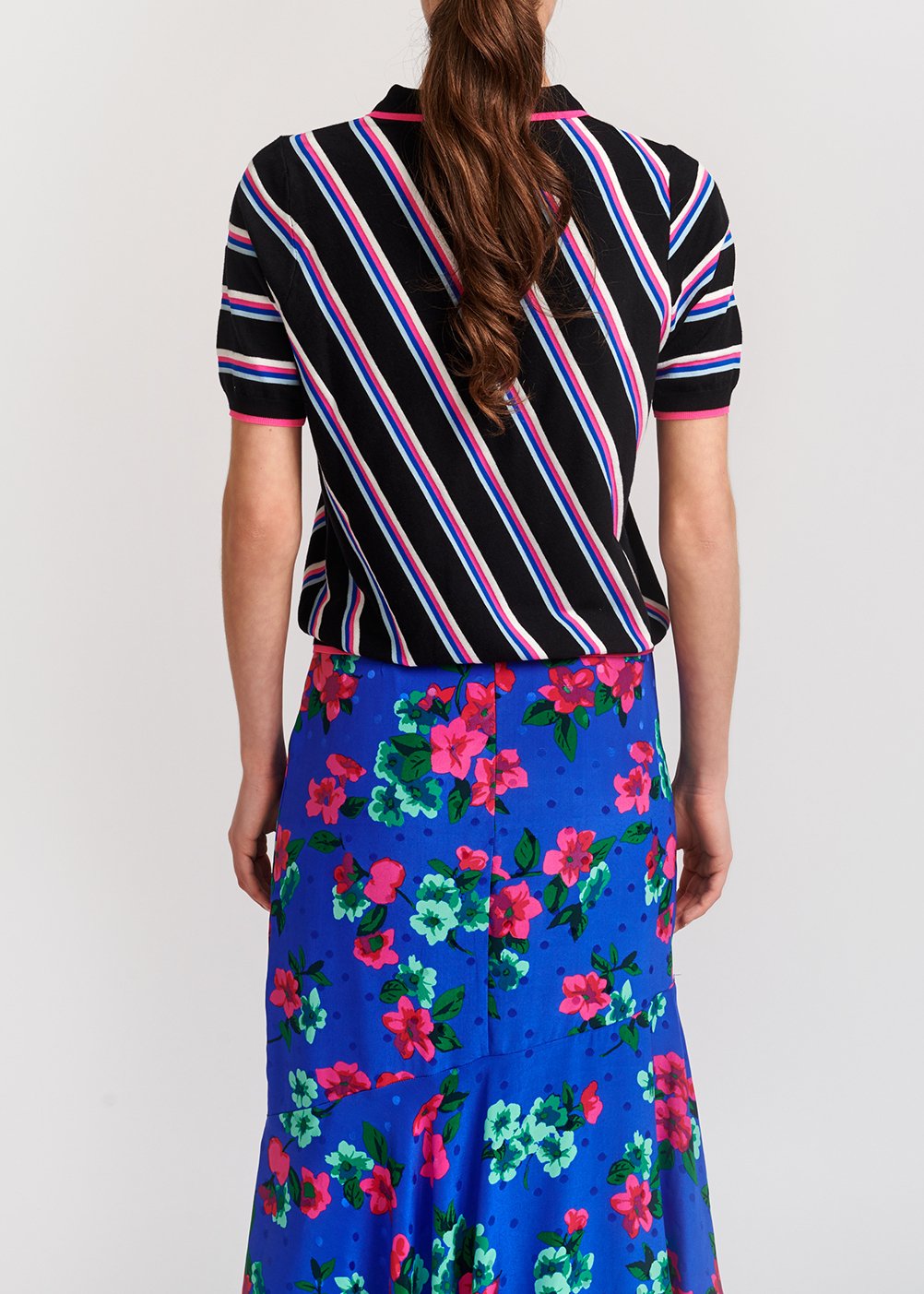 Blauwe zijden midirok met bloemen en stippen RE—SSENTIEL tweedehands photo 6