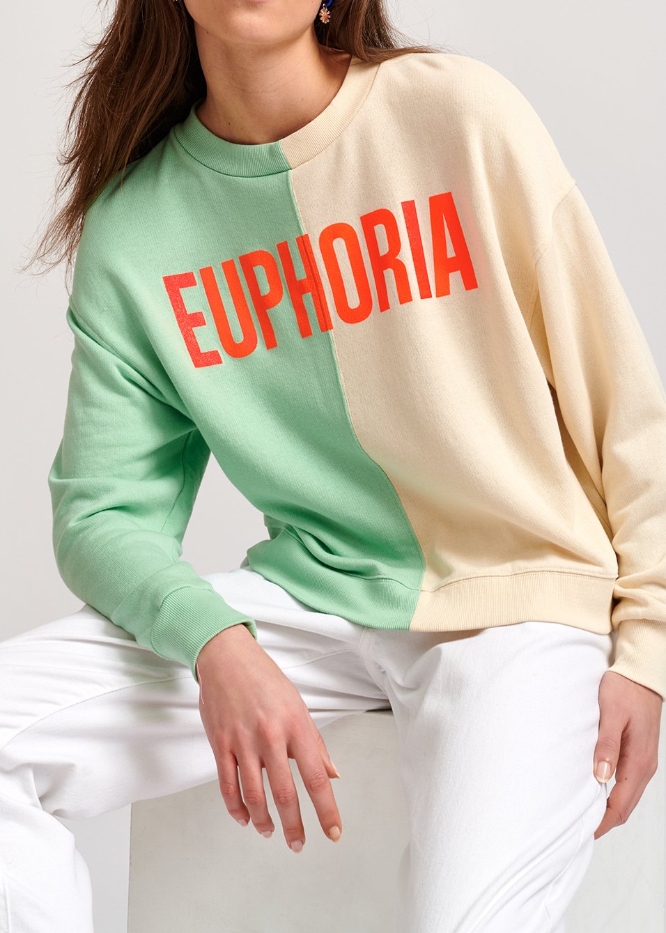 Sweatshirt 'euphoria' vert menthe et beige RE—SSENTIEL seconde main photo 3