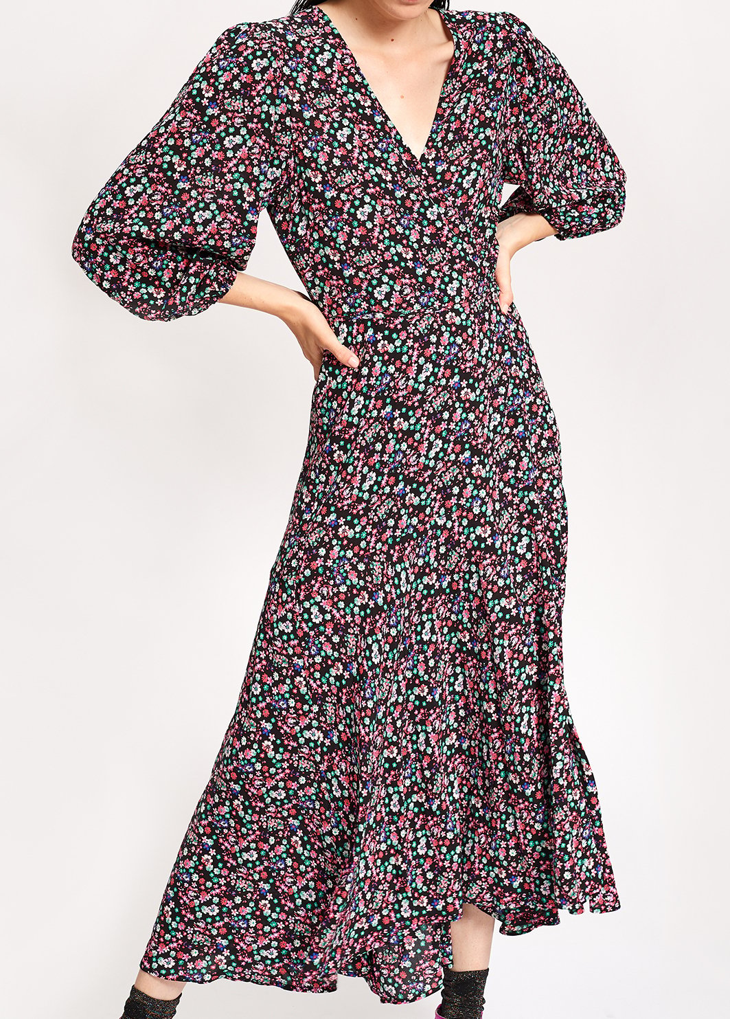 Robe maxi cache-coeur noire à  imprimé floral RE—SSENTIEL seconde main photo 3