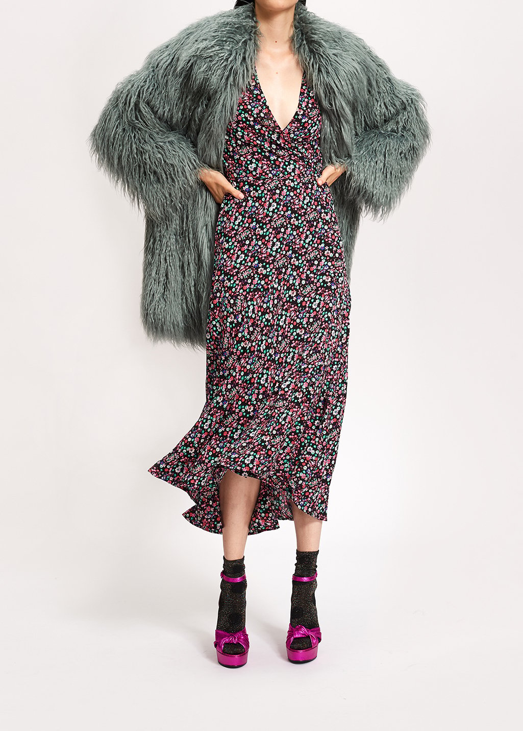 Robe maxi cache-coeur noire à  imprimé floral RE—SSENTIEL seconde main photo 7