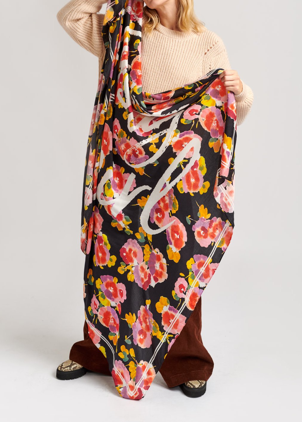 Black floral scarf RE—SSENTIEL second-hand photo 4