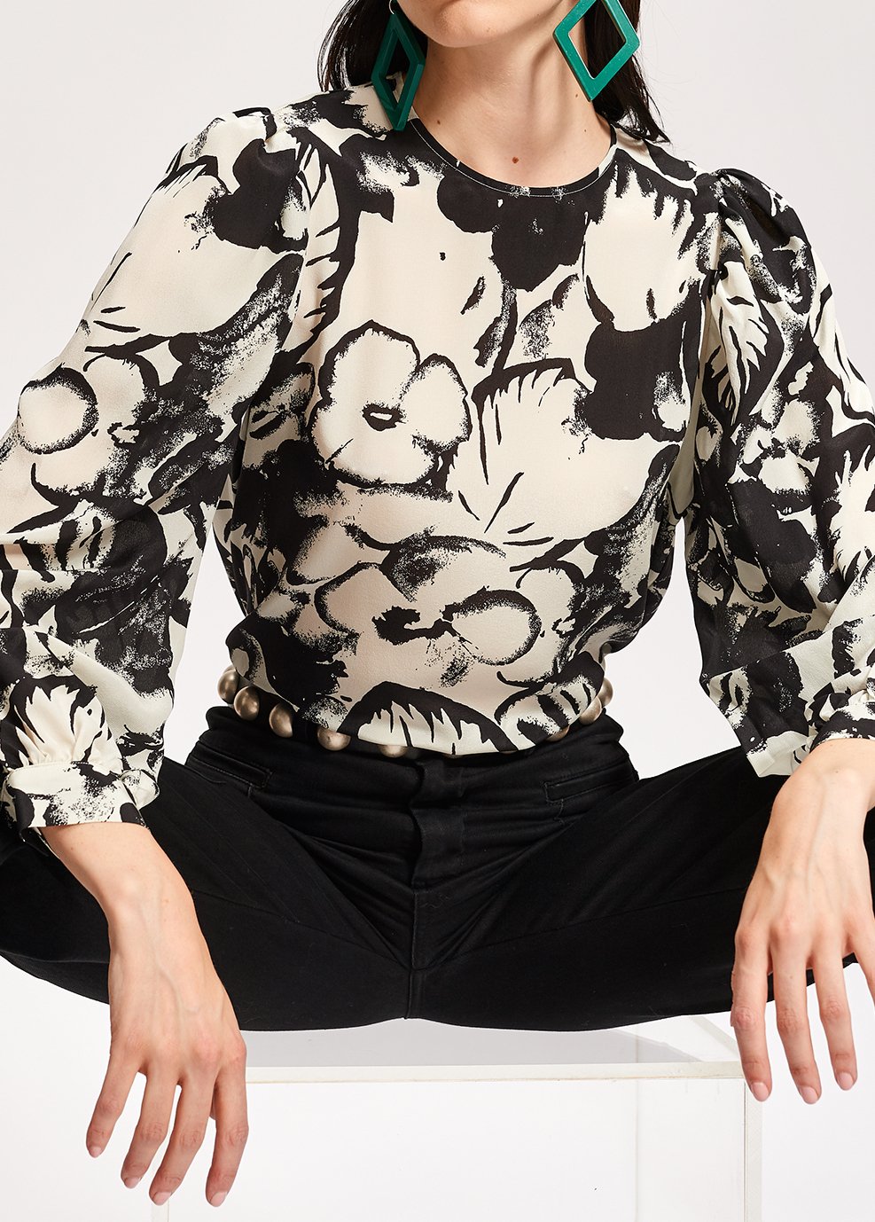 Off-white botanical-print silk blouse RE—SSENTIEL second-hand photo 3