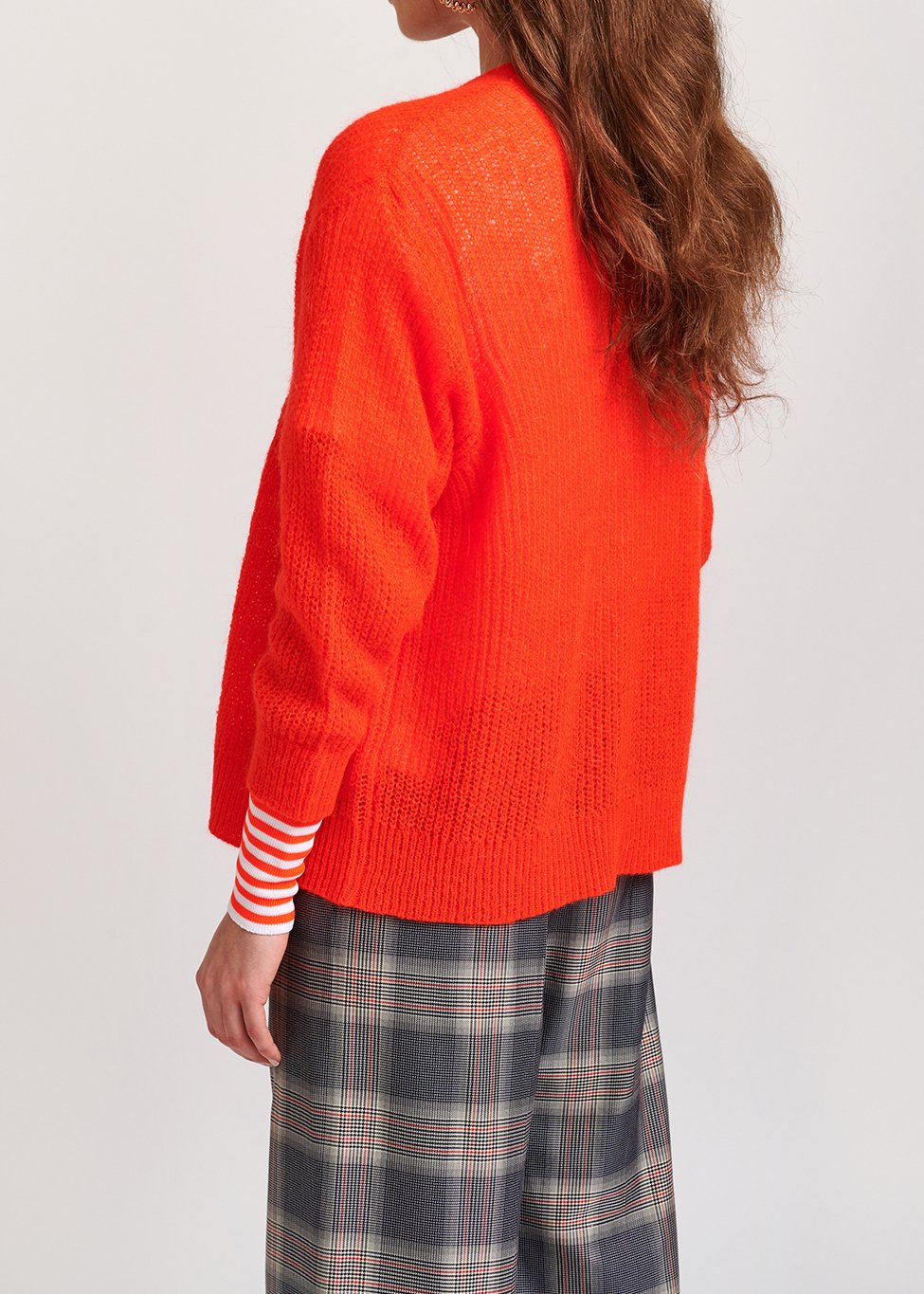 Neonoranje ribgebreide cardigan met gestreepte manchetten RE—SSENTIEL tweedehands photo 6