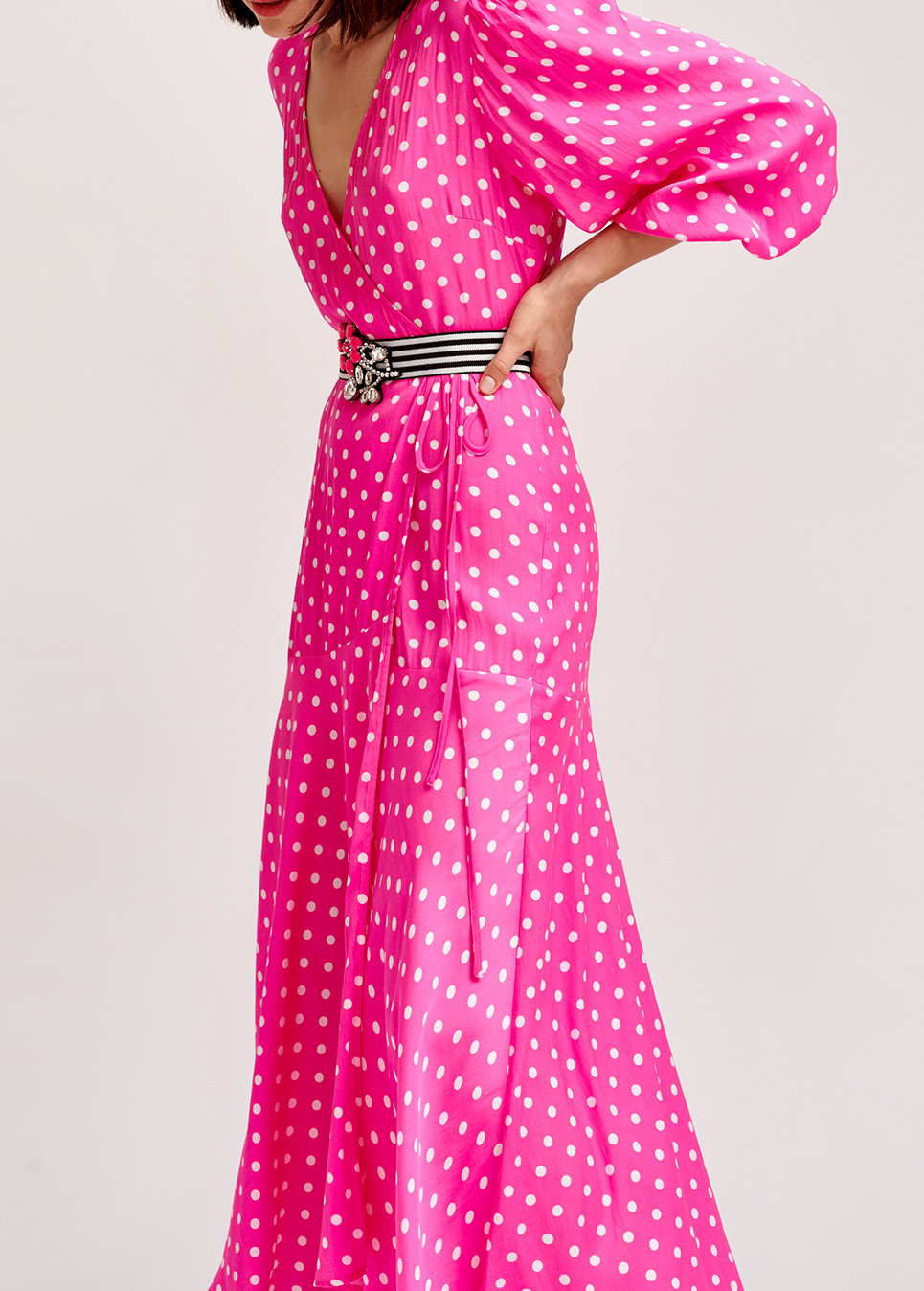 Neonroze maxiwikkeljurk met stippen RE—SSENTIEL tweedehands photo 5