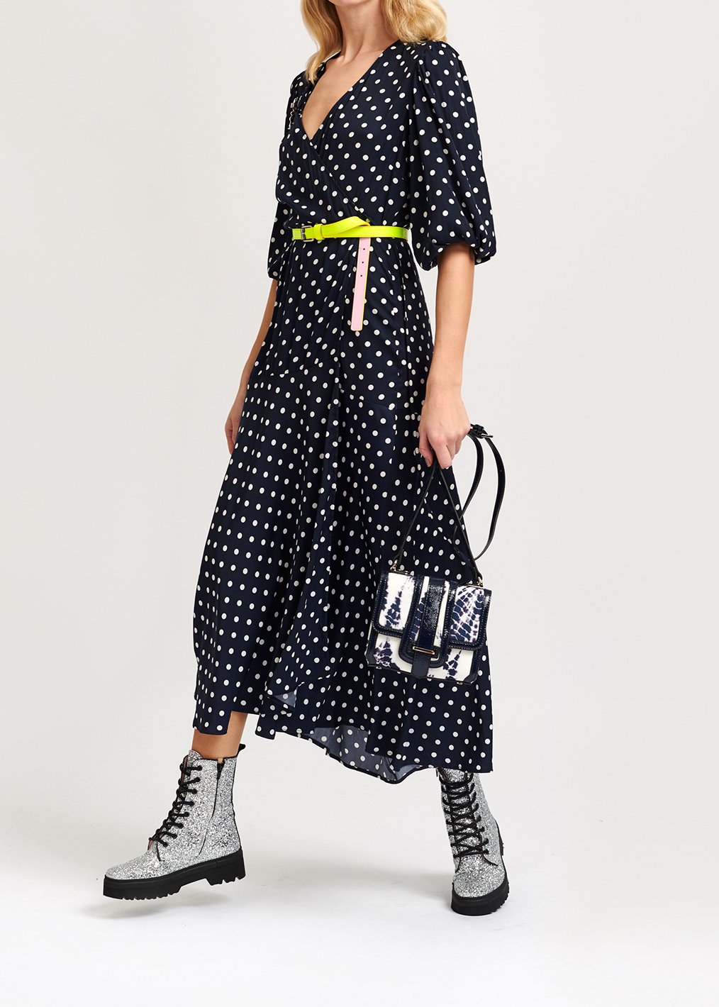 Robe maxi portefeuille bleu foncé à  pois RE—SSENTIEL seconde main photo 7