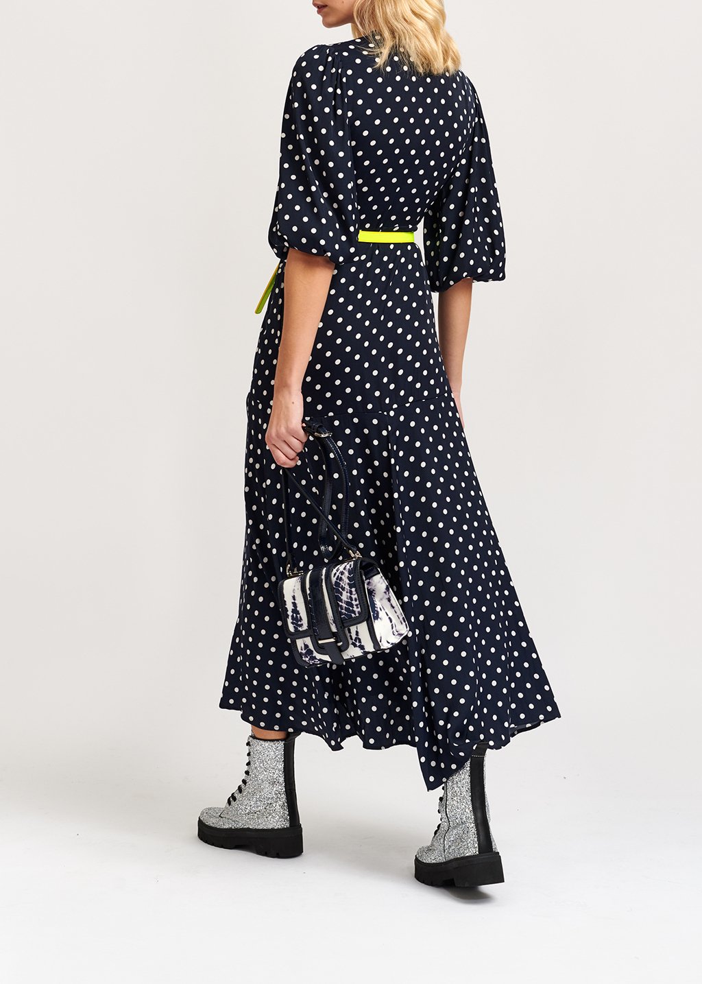 Robe maxi portefeuille bleu foncé à  pois RE—SSENTIEL seconde main photo 8