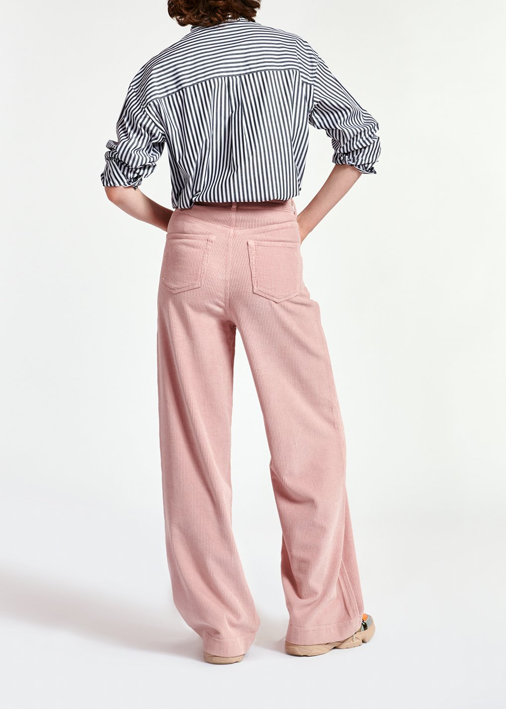 Zwarte blouse met strikkraag RE—SSENTIEL tweedehands photo 7