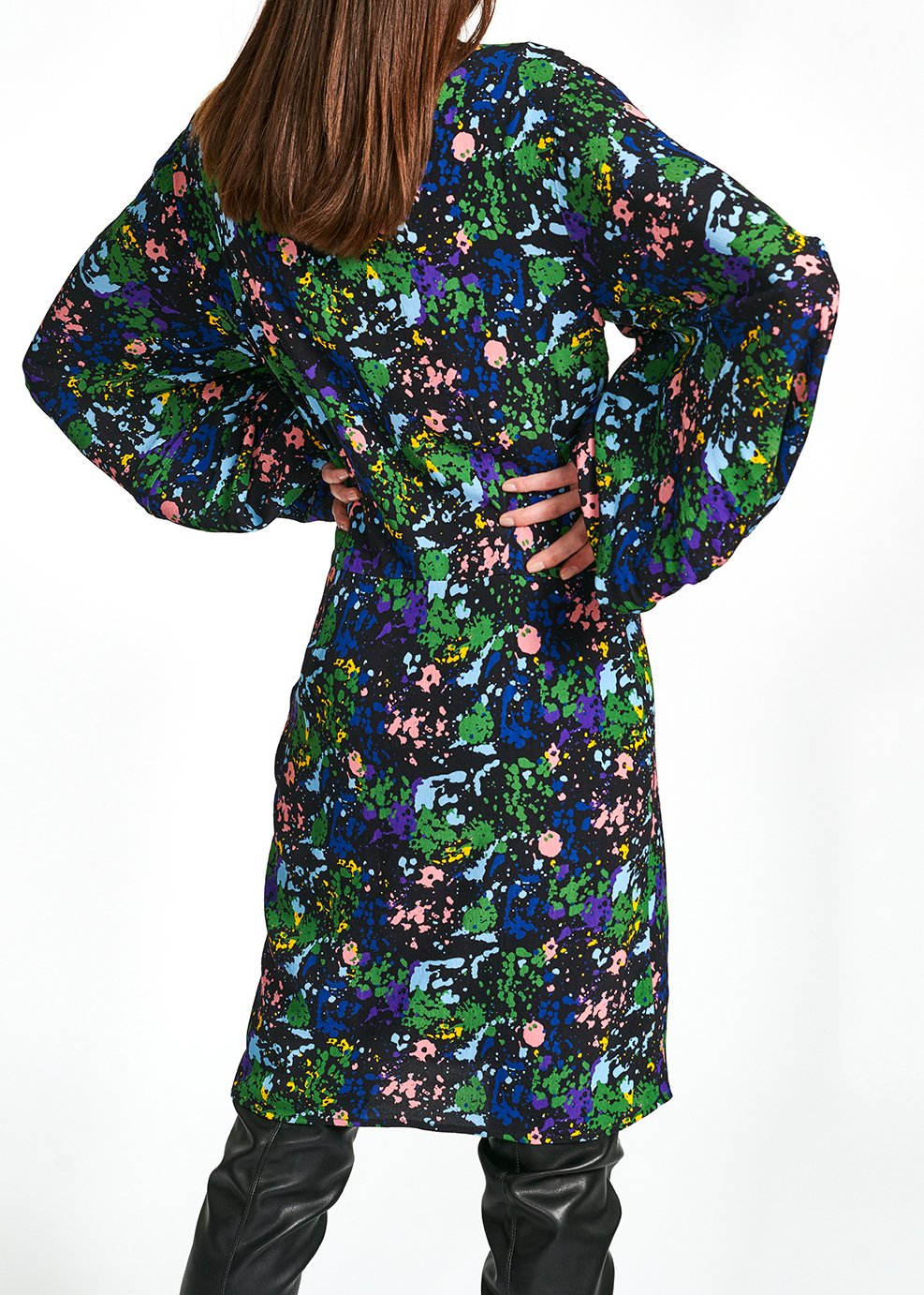 Zwarte en blauwe mini-jurk met bloemenprint RE—SSENTIEL tweedehands photo 3
