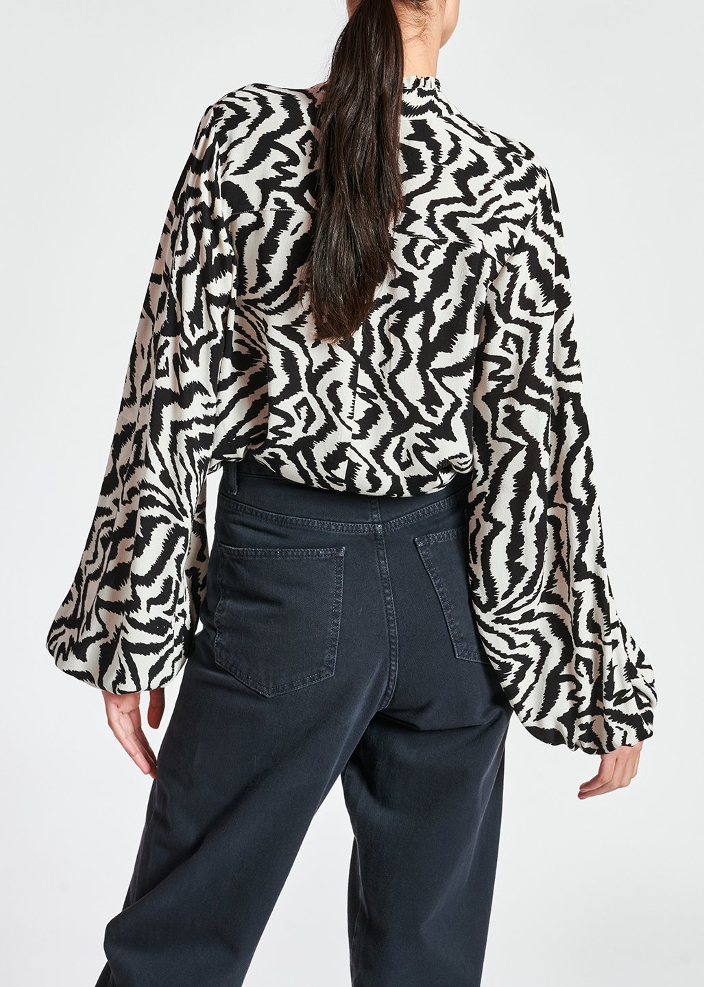 Top met zwart-witte zebraprint RE—SSENTIEL tweedehands photo 4