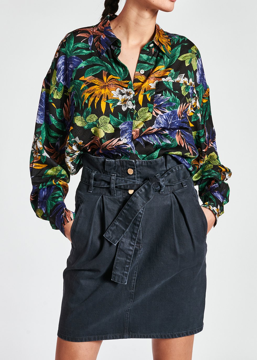 Zwart oversized hemd met kleurrijke bloemenprint RE—SSENTIEL tweedehands photo 4