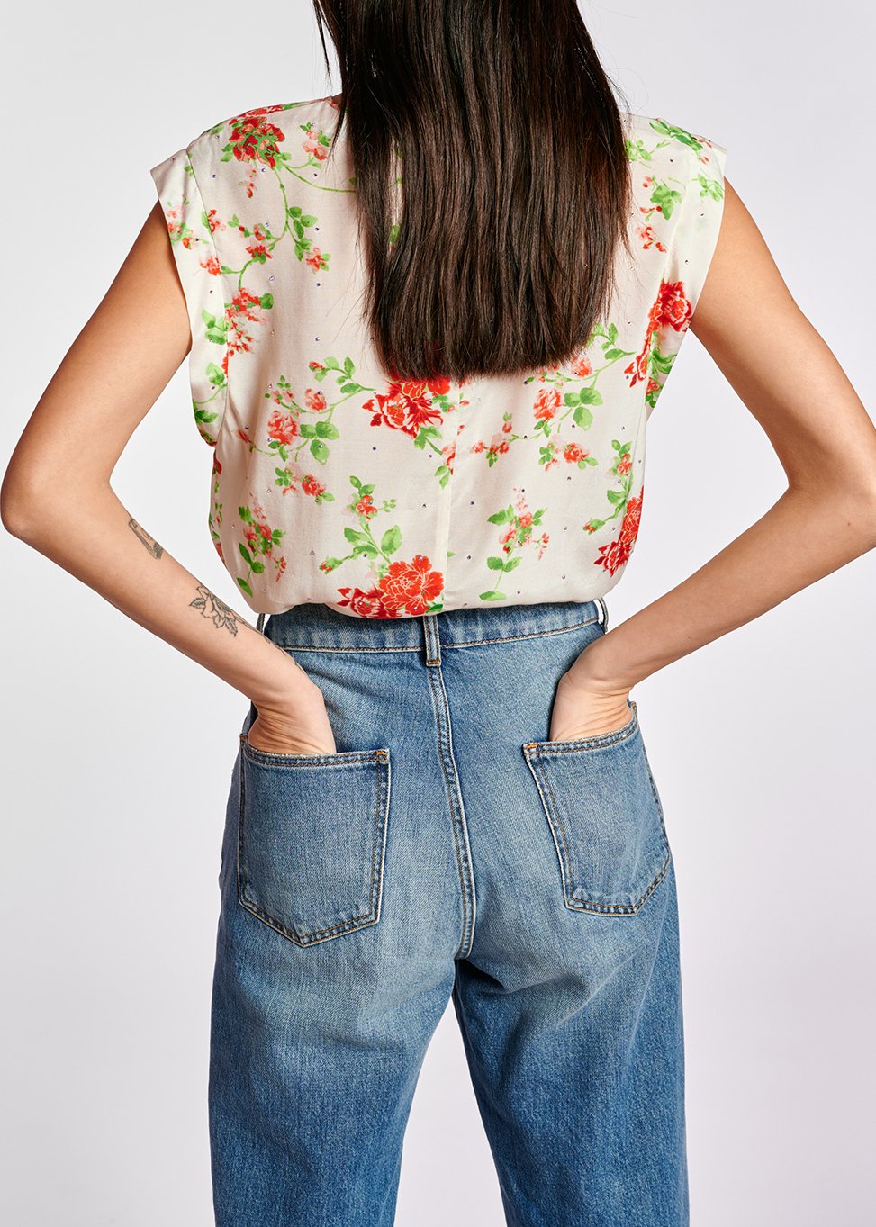 Top blanc cassé à  fleurs avec strass RE—SSENTIEL seconde main photo 6