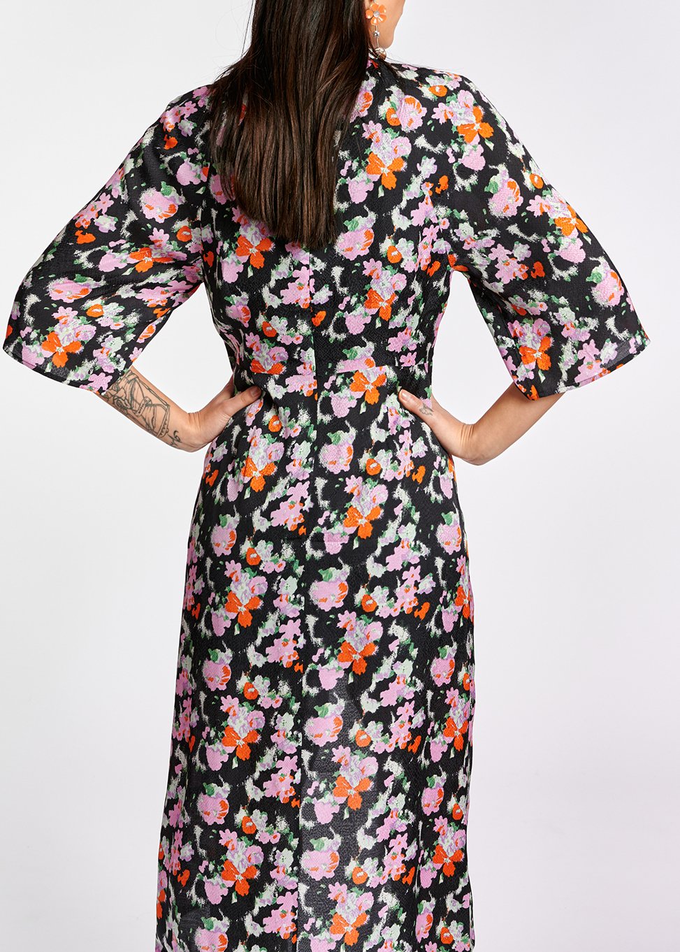 Donkerblauwe midi-jurk met print RE—SSENTIEL tweedehands photo 5