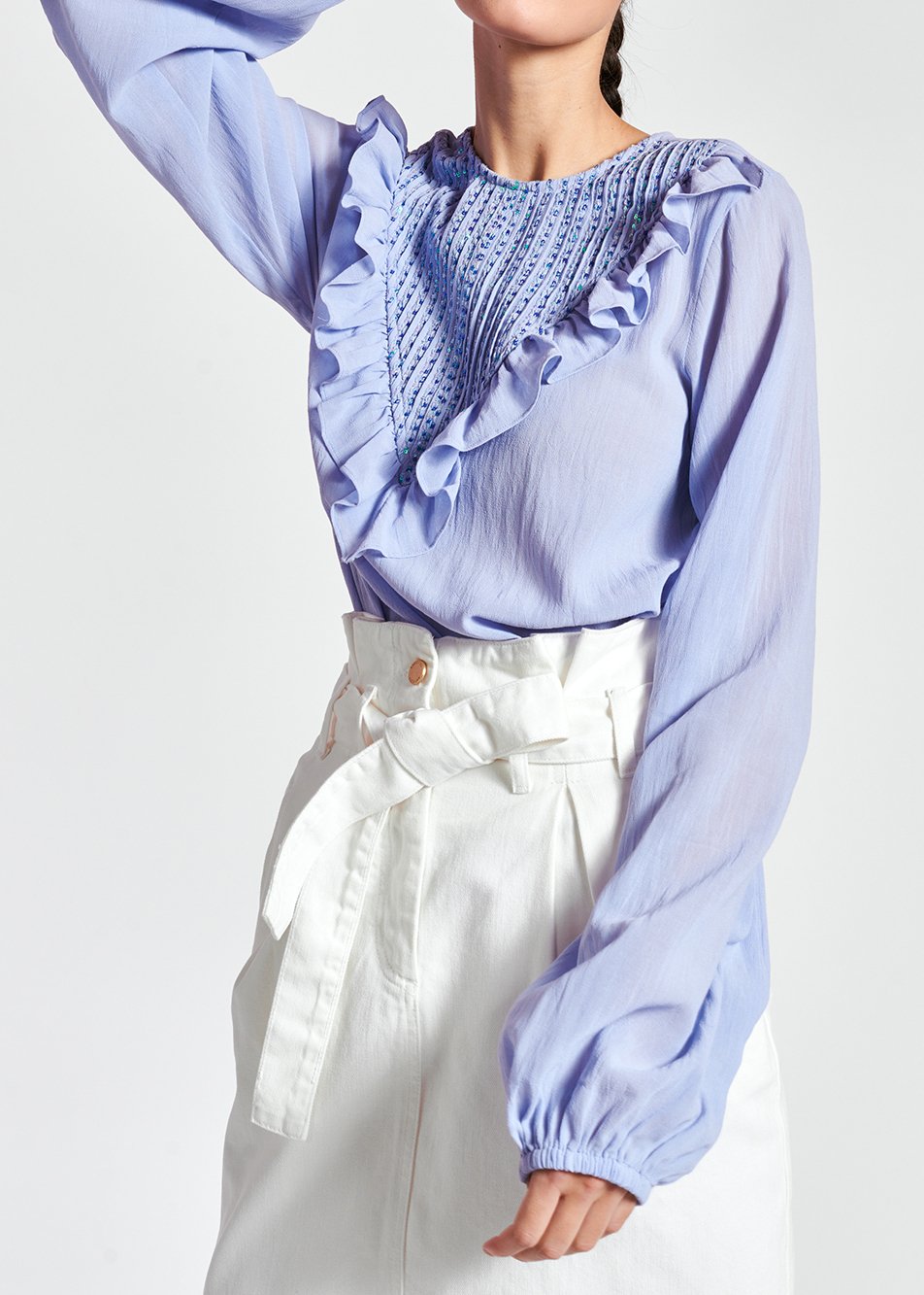 Top bleu clair avec ruches et paillettes RE—SSENTIEL seconde main photo 3