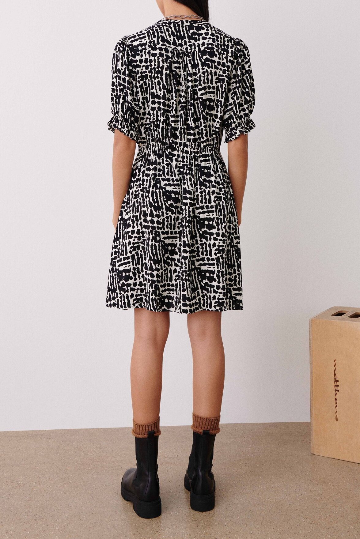 KLEID OIA Ba-sh Second-Hand photo 4