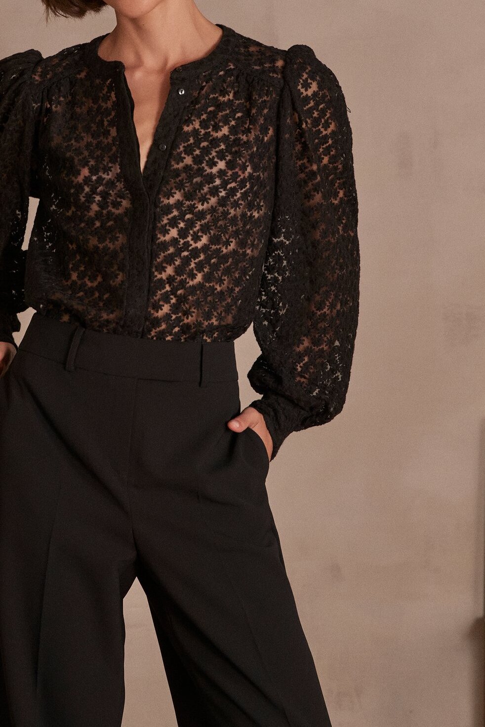 Photo produit Chemisier brodé CAMOMILLE numéro 0