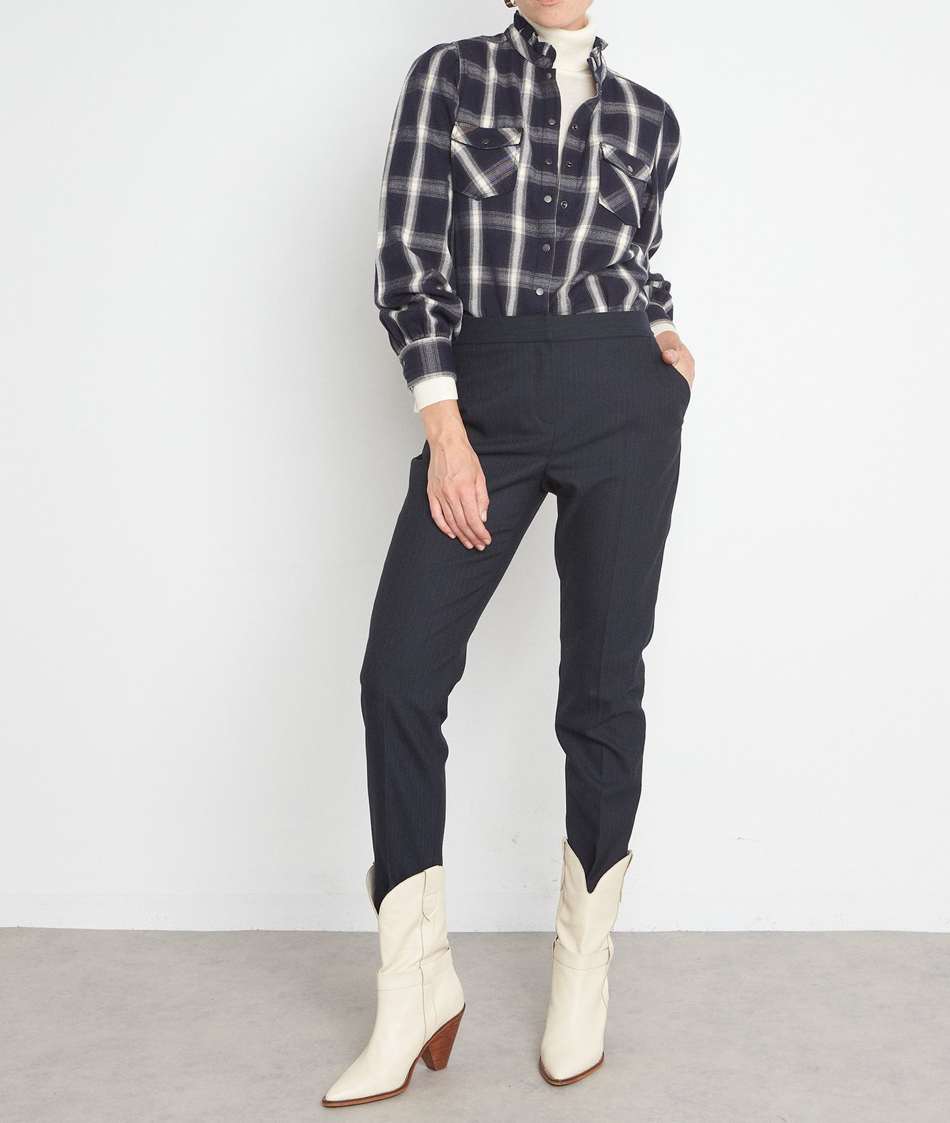 Pantalon ajusté à rayures fines bleu marine Felix Maison 123 seconde main photo 1