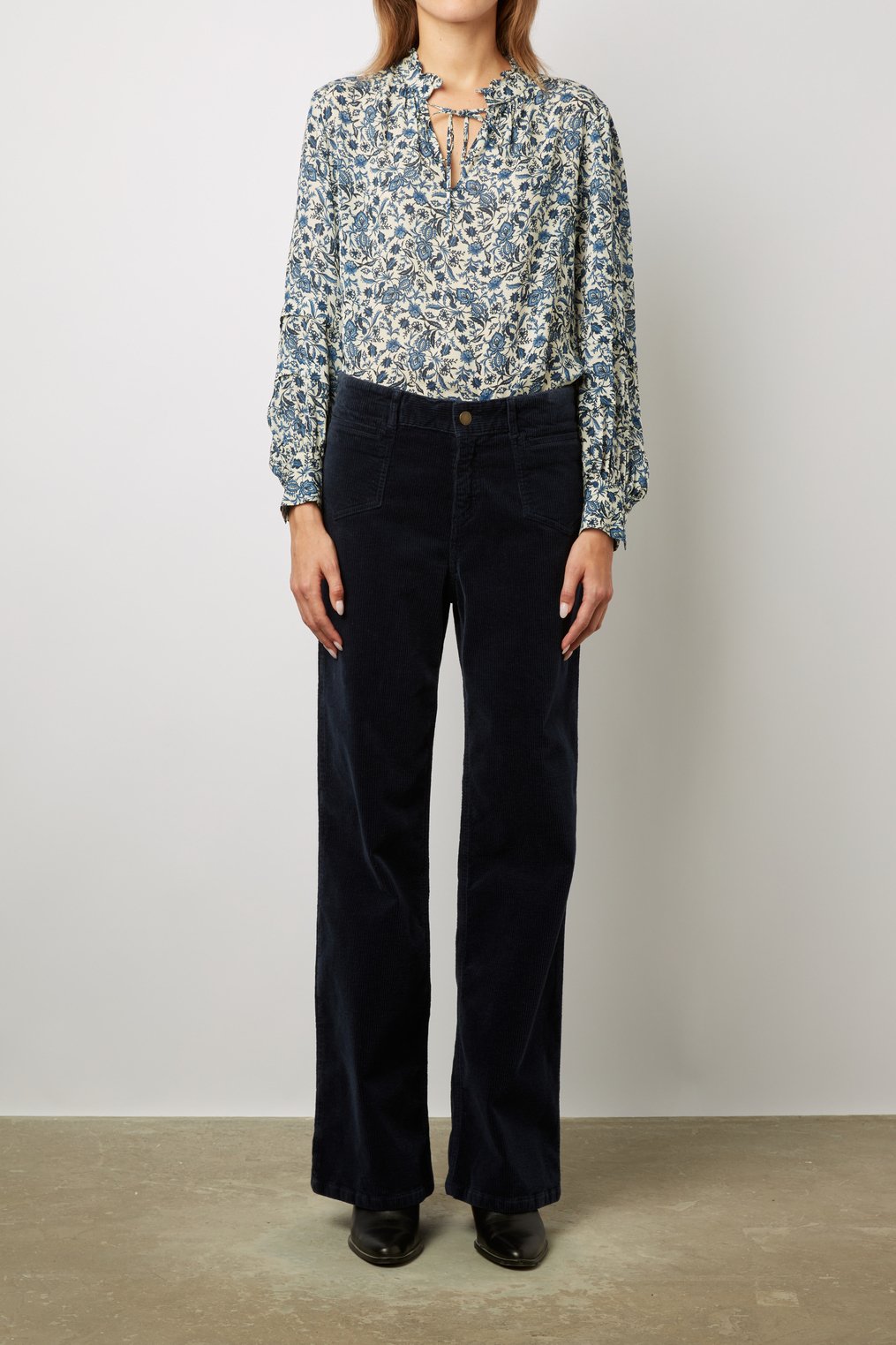 Pantalon flare en velours côtelé - ELVY Gerard Darel seconde main photo 2