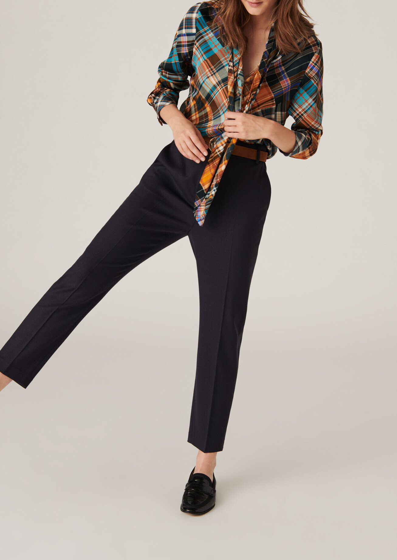 Pantalon Philippine en flanelle stretch bleu nuit Tara Jarmon seconde main photo 1