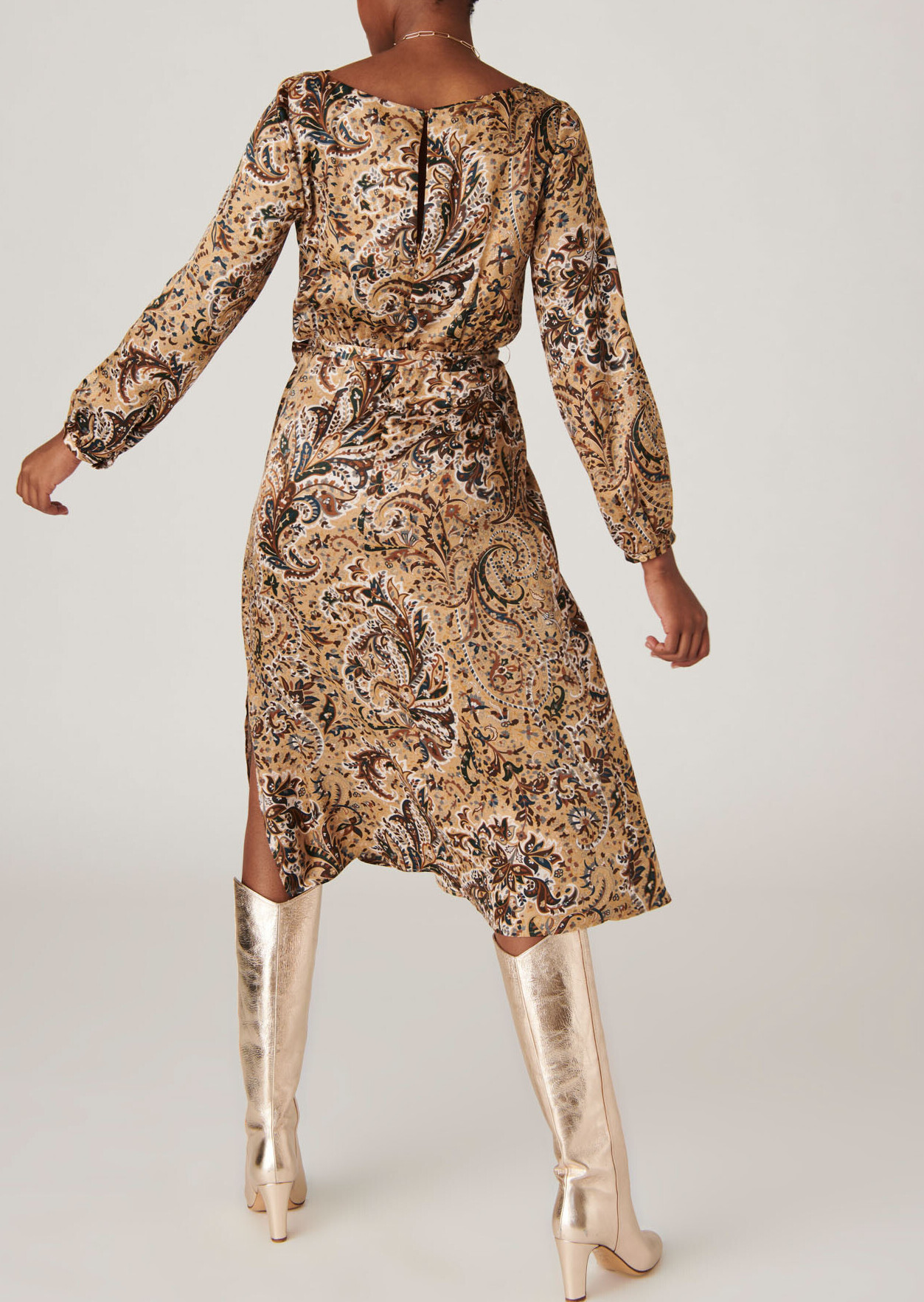 Robe Rylly mi-longue camel imprimé cachemire en satin viscose de soie Tara Jarmon seconde main photo 3