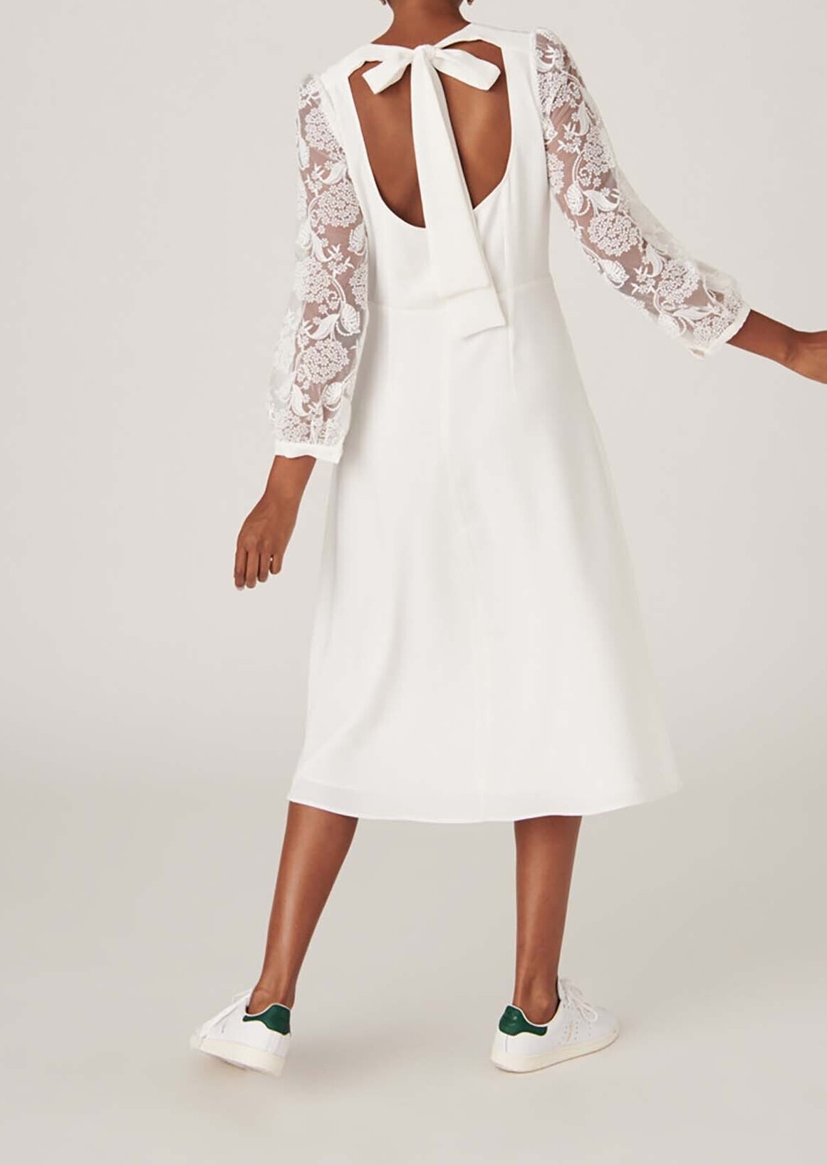 Robe de mariée Rozica en crêpe mat et dentelle Tara Jarmon seconde main photo 4