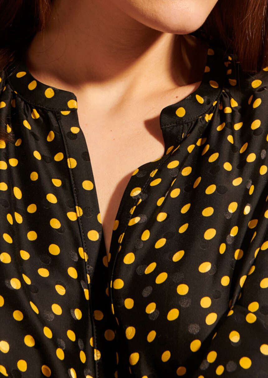 Robe Rovika noire façonnée imprimé pois jaune Tara Jarmon seconde main photo 3