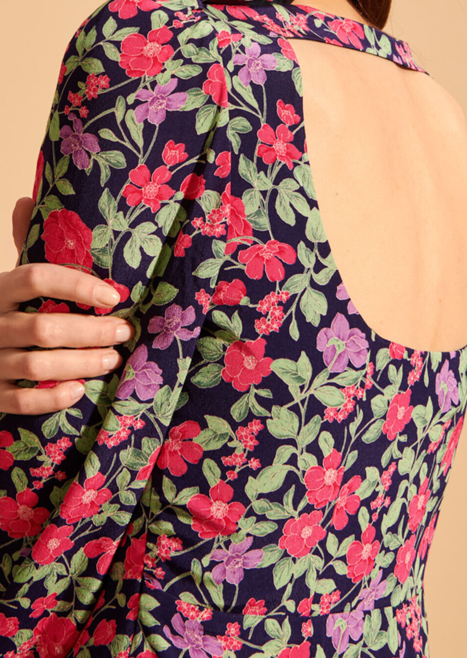 Robe Roizka dos nu imprimé grandes fleurs Tara Jarmon seconde main photo 1