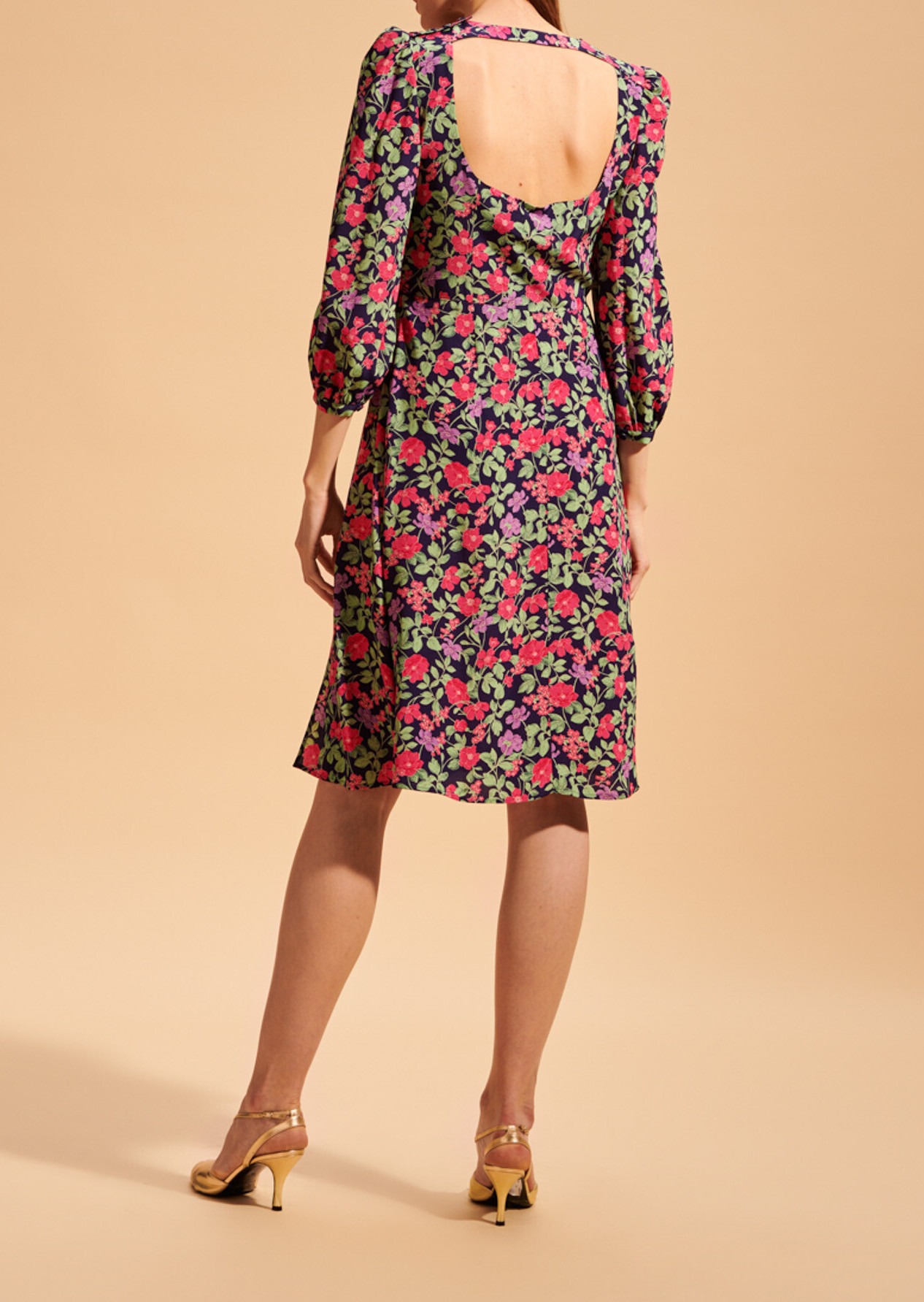 Robe Roizka dos nu imprimé grandes fleurs Tara Jarmon seconde main photo 3