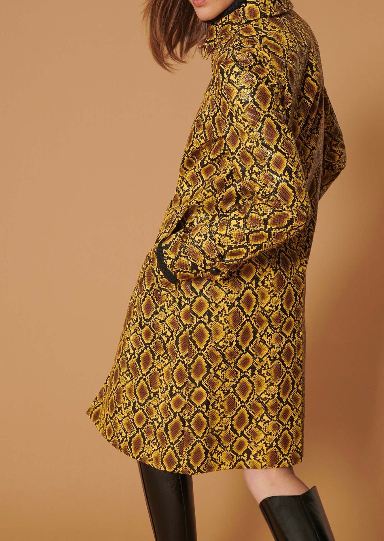 Manteau Maina jaune motif python Tara Jarmon seconde main photo 3