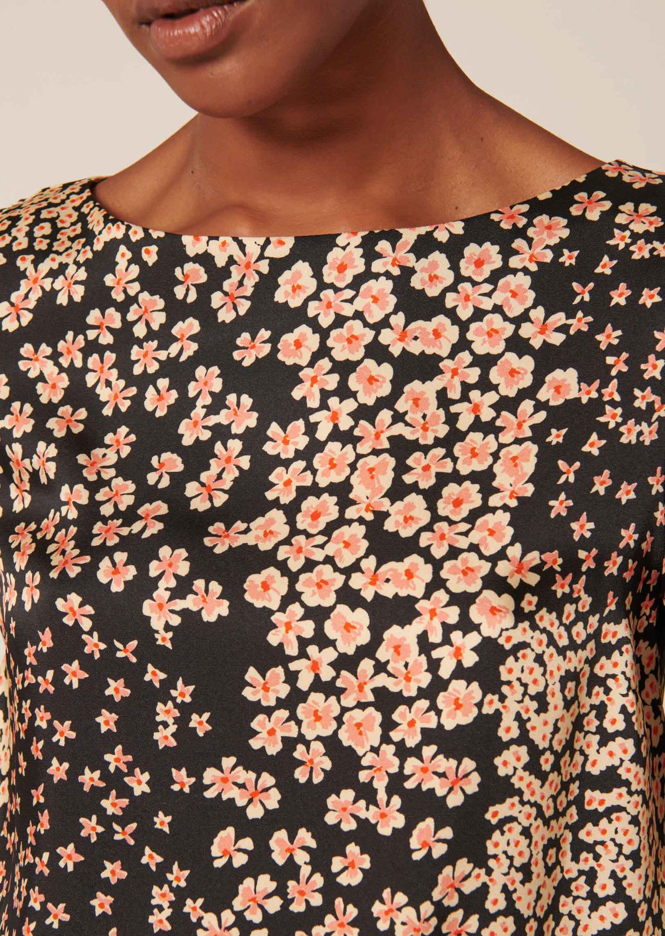 Top Tabecca noir imprimé petites fleurs Tara Jarmon seconde main photo 4