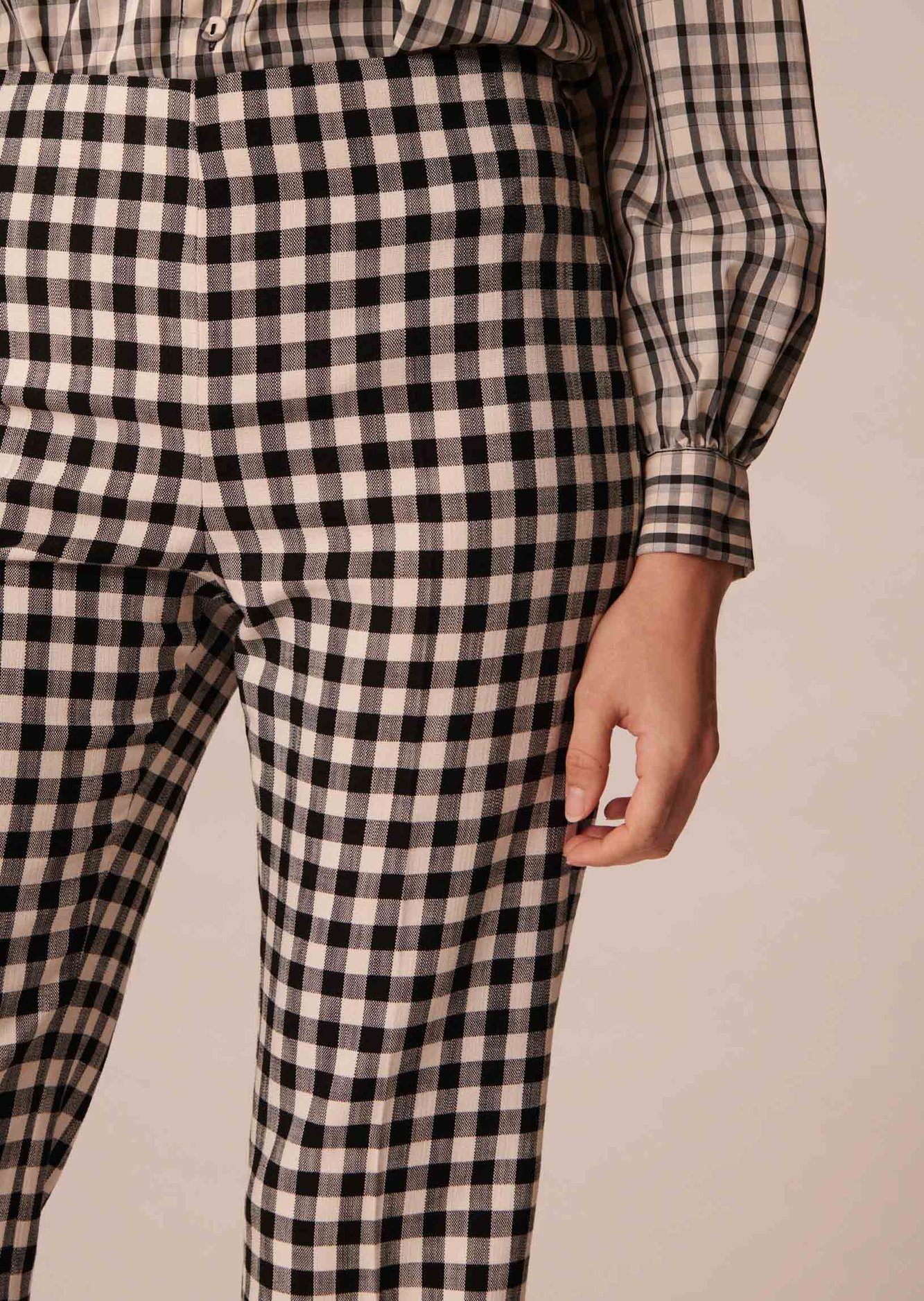 Pantalon Penina noir en vichy Tara Jarmon seconde main photo 5