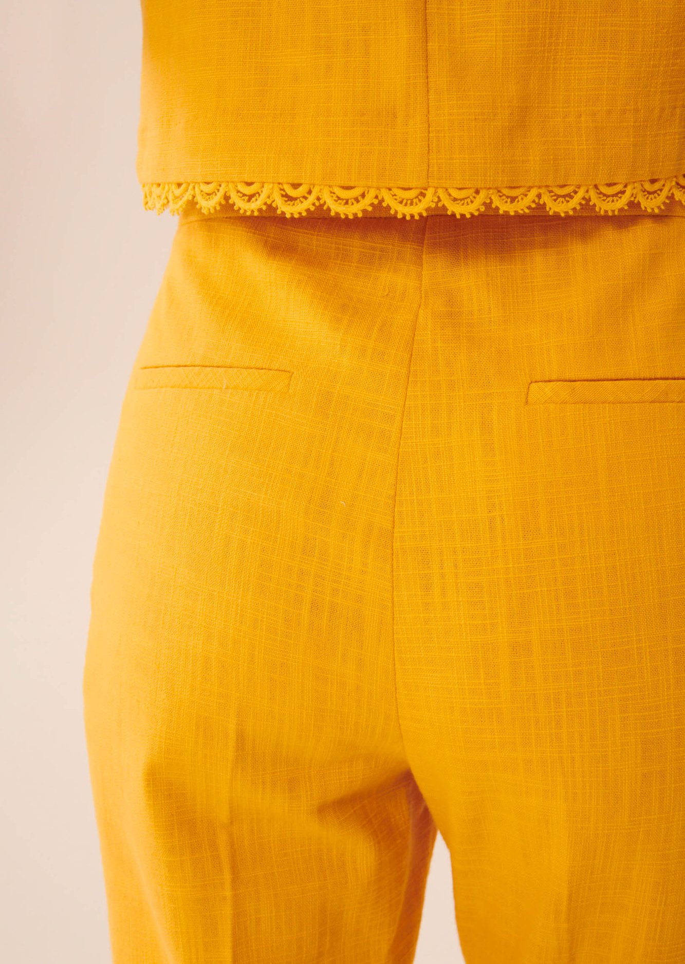 Pantalon Peasi jaune en coton épais Tara Jarmon seconde main photo 5